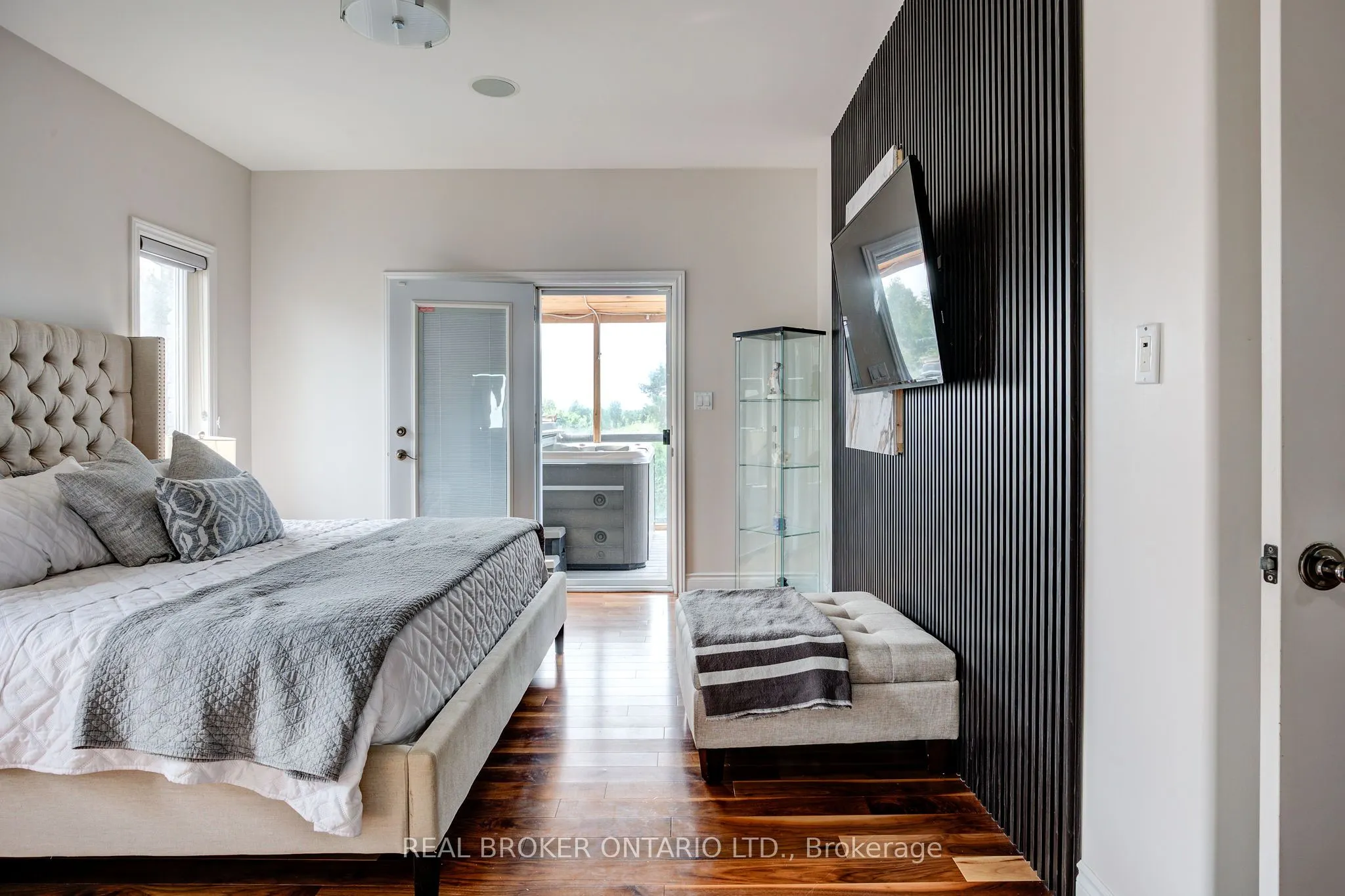 3435 Edna Street