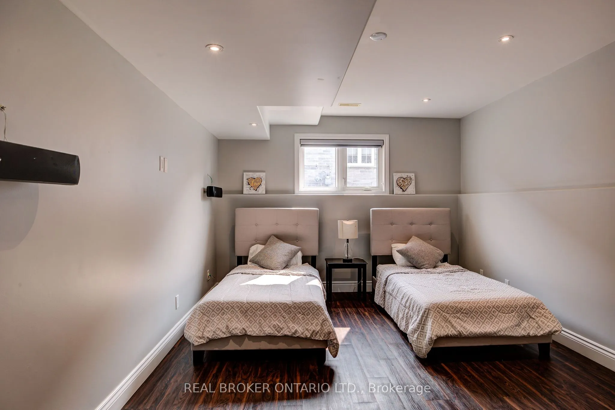 3435 Edna Street