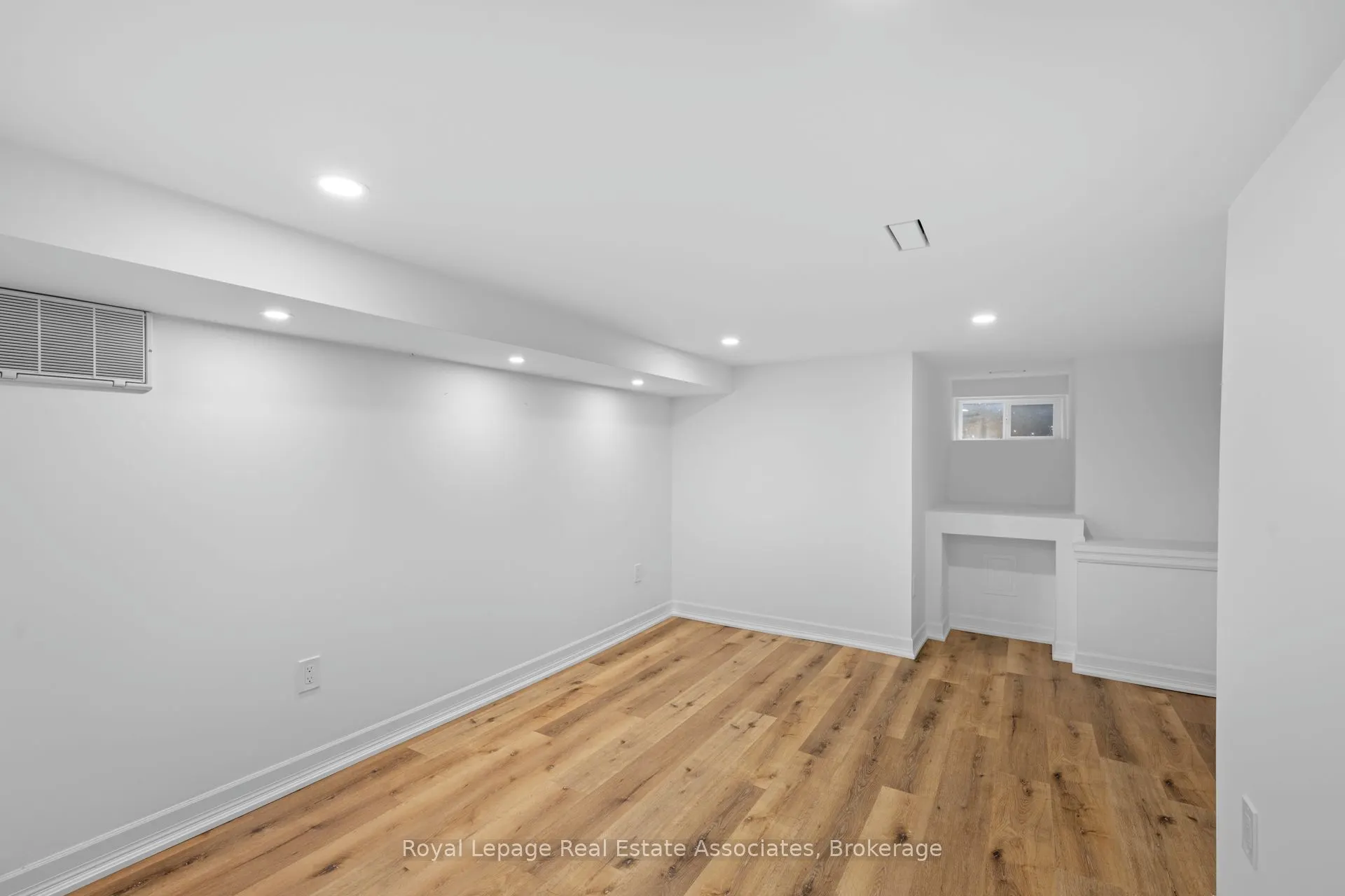 153 Bay Street N, ##A