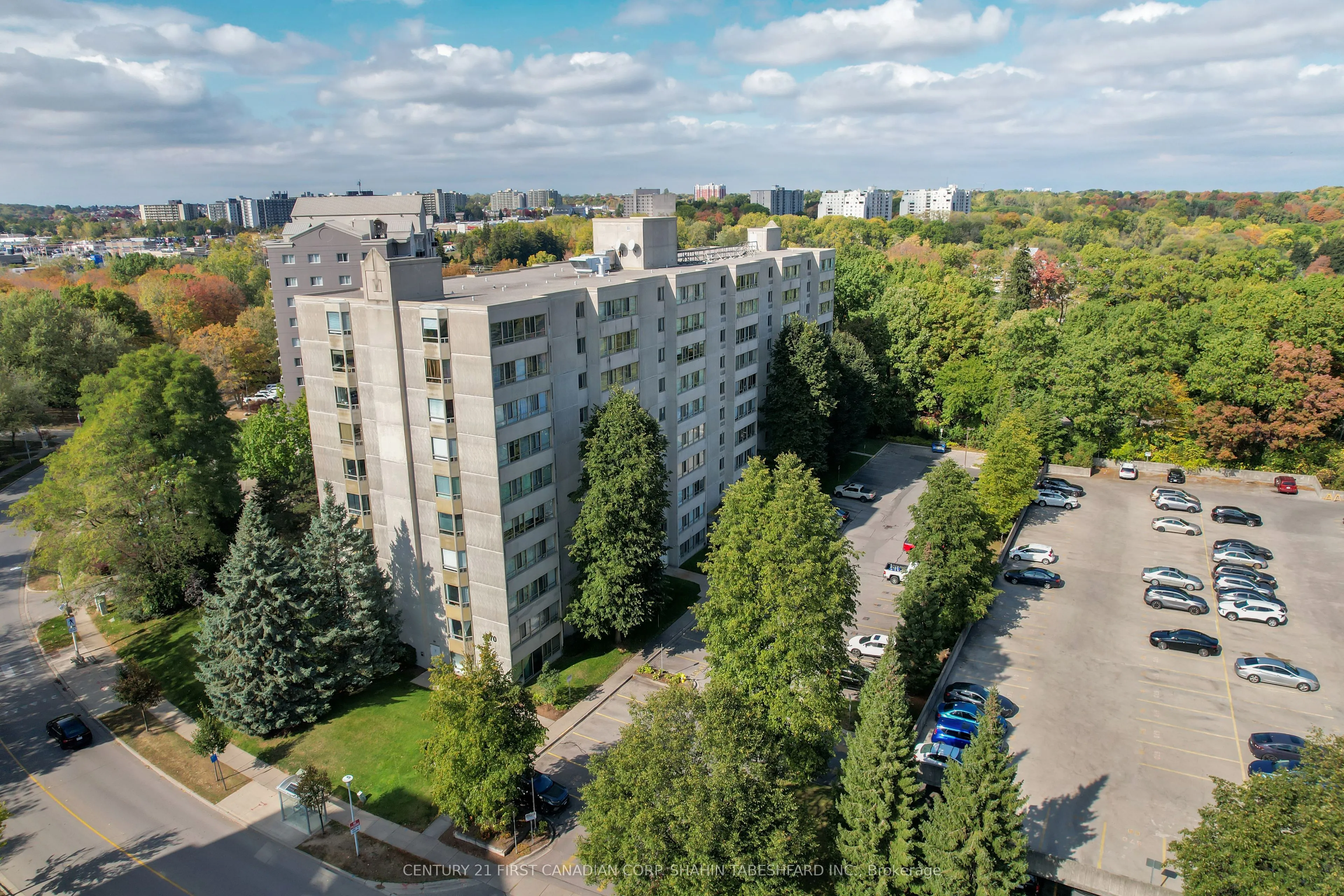 570 Proudfoot Lane, #407