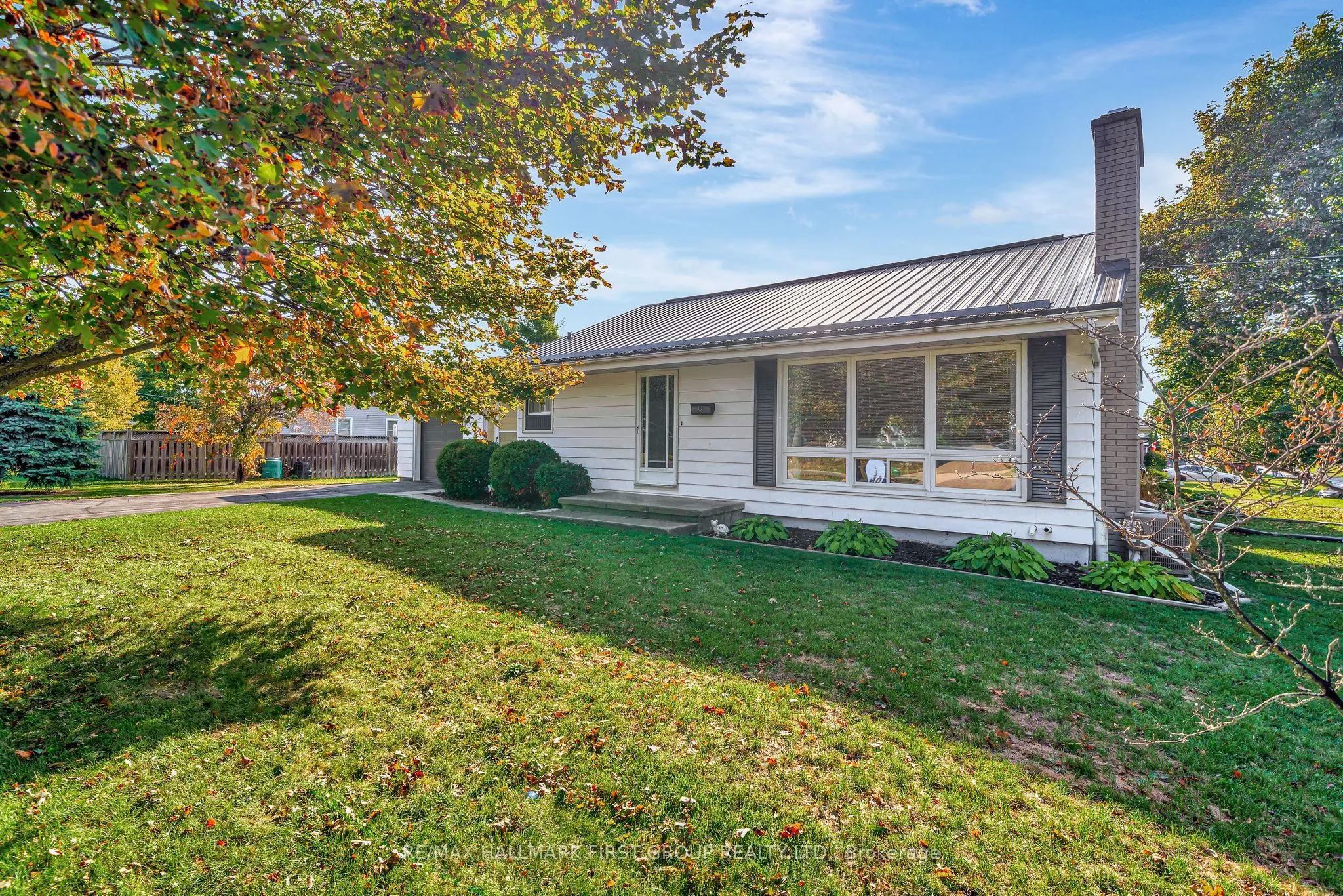 37 Elizabeth Crescent