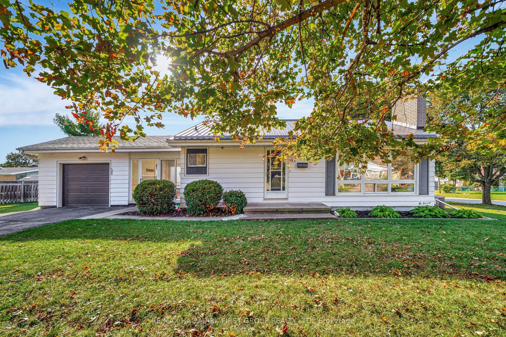 37 Elizabeth Crescent