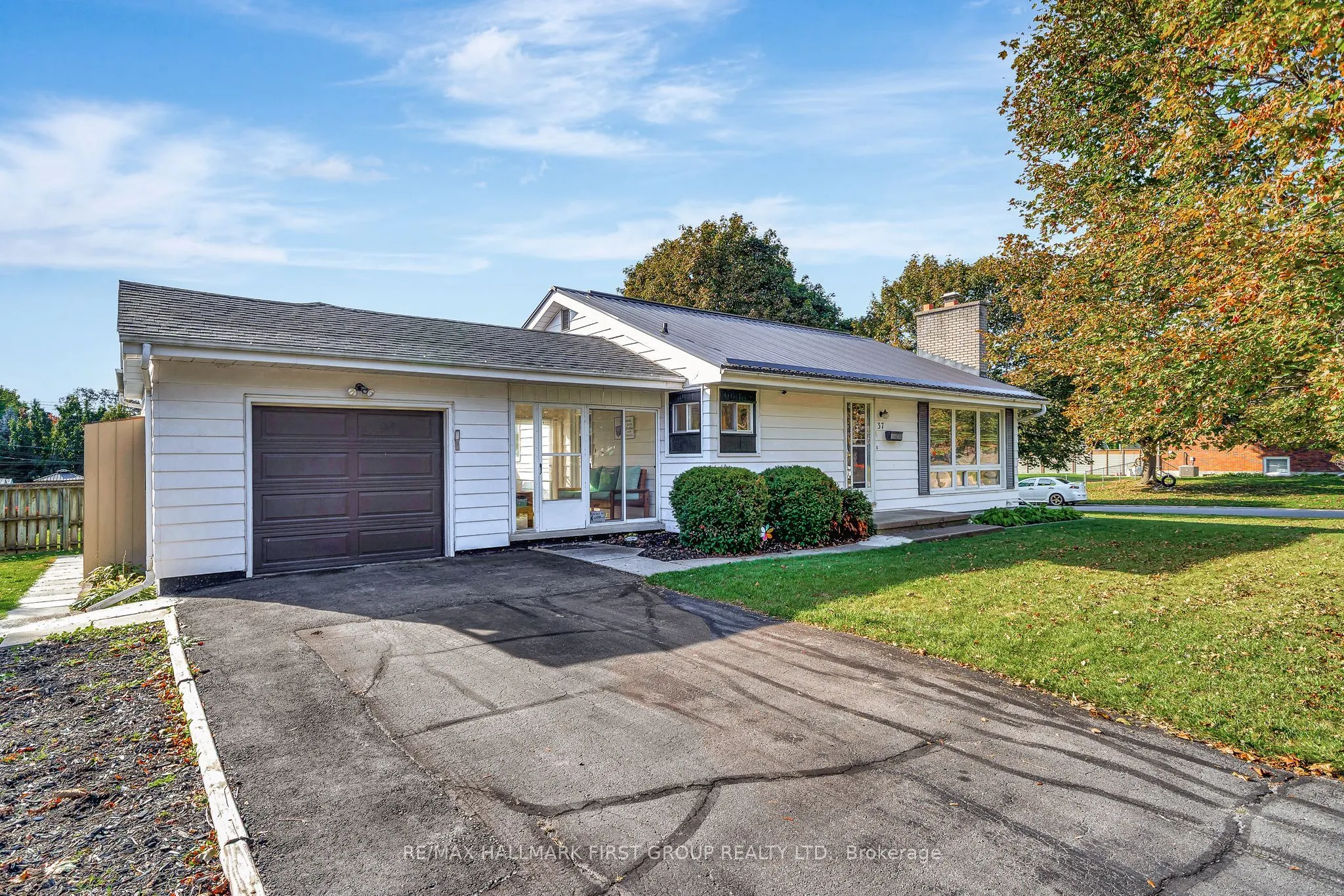 37 Elizabeth Crescent