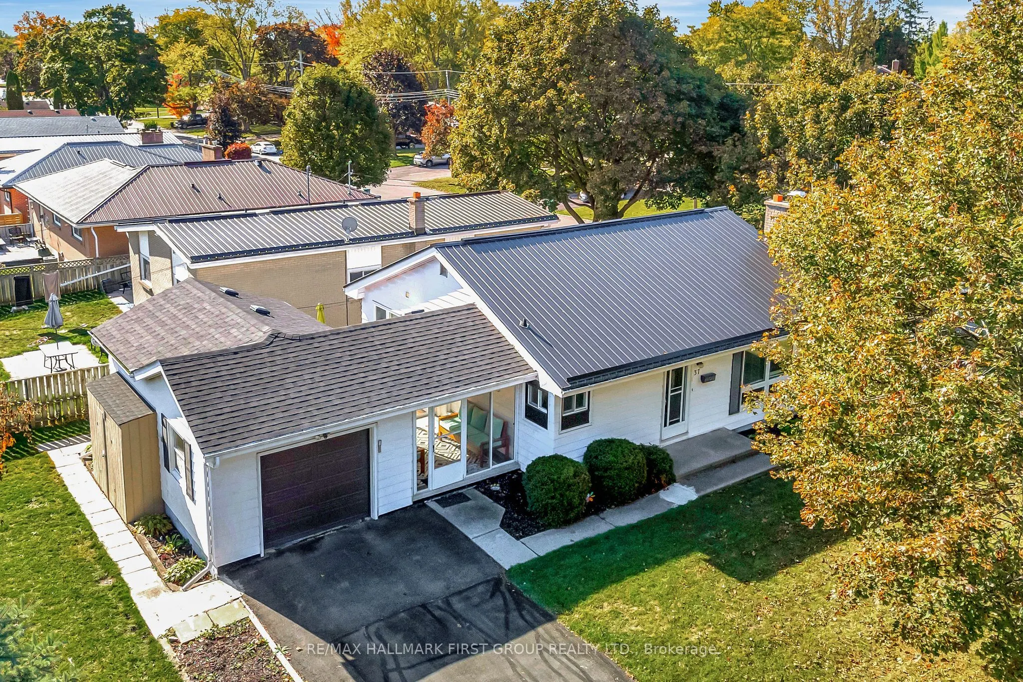 37 Elizabeth Crescent