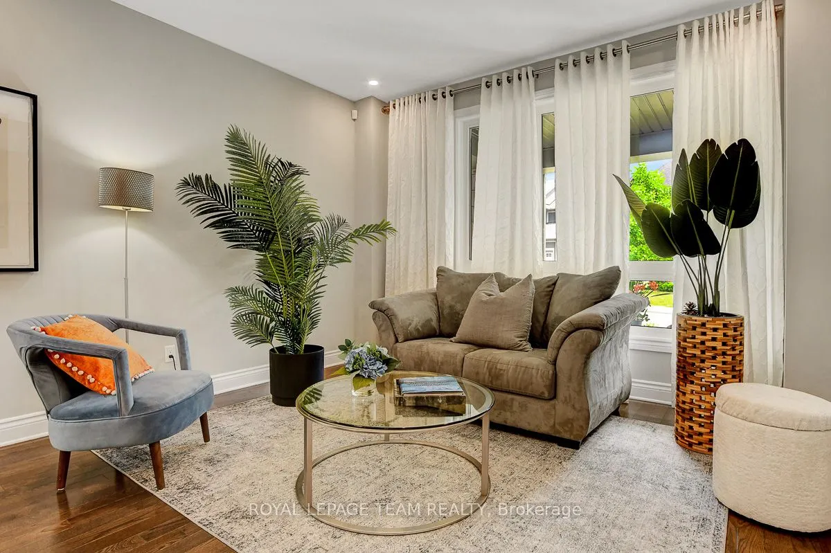 879 Percival Crescent