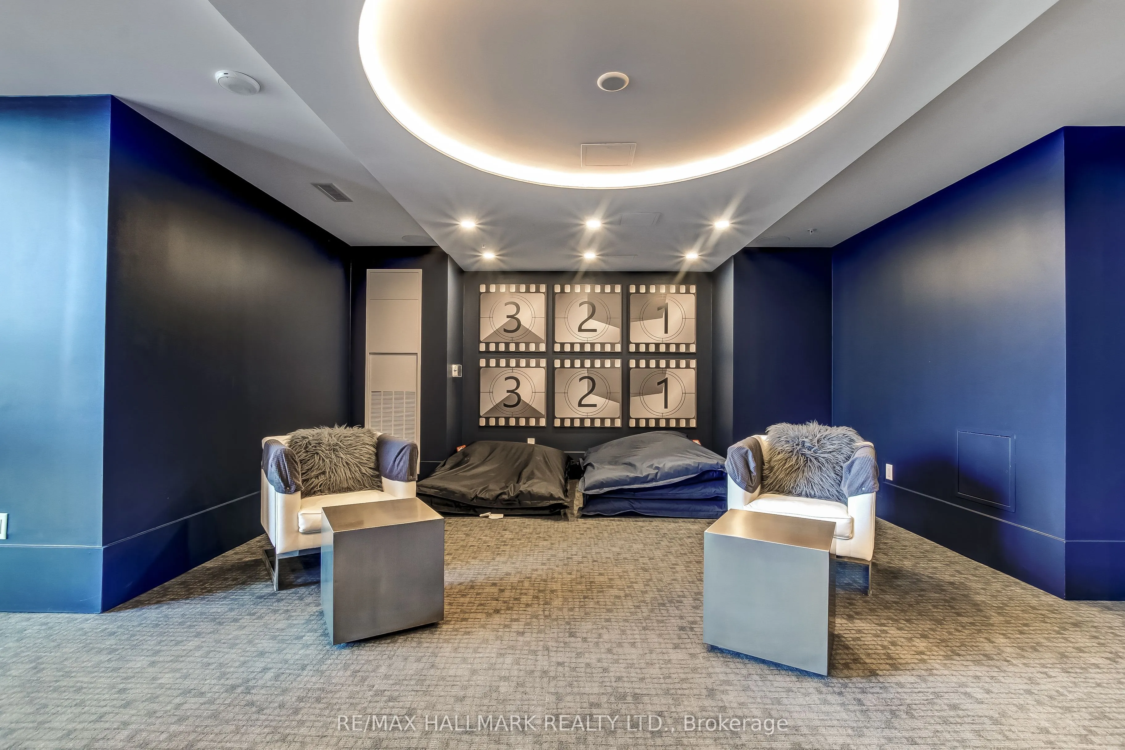 16 Concord Place, #807