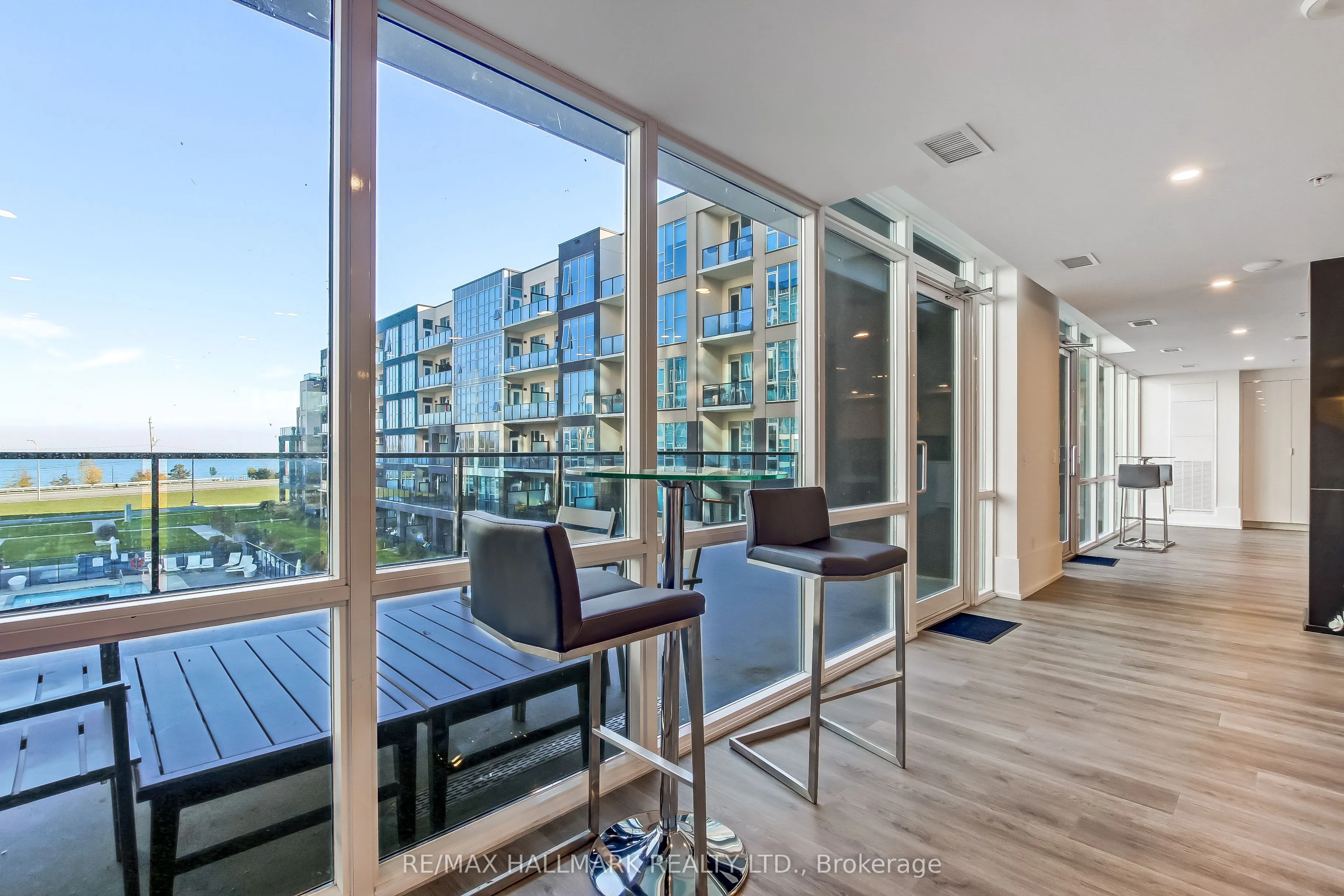 16 Concord Place, #807
