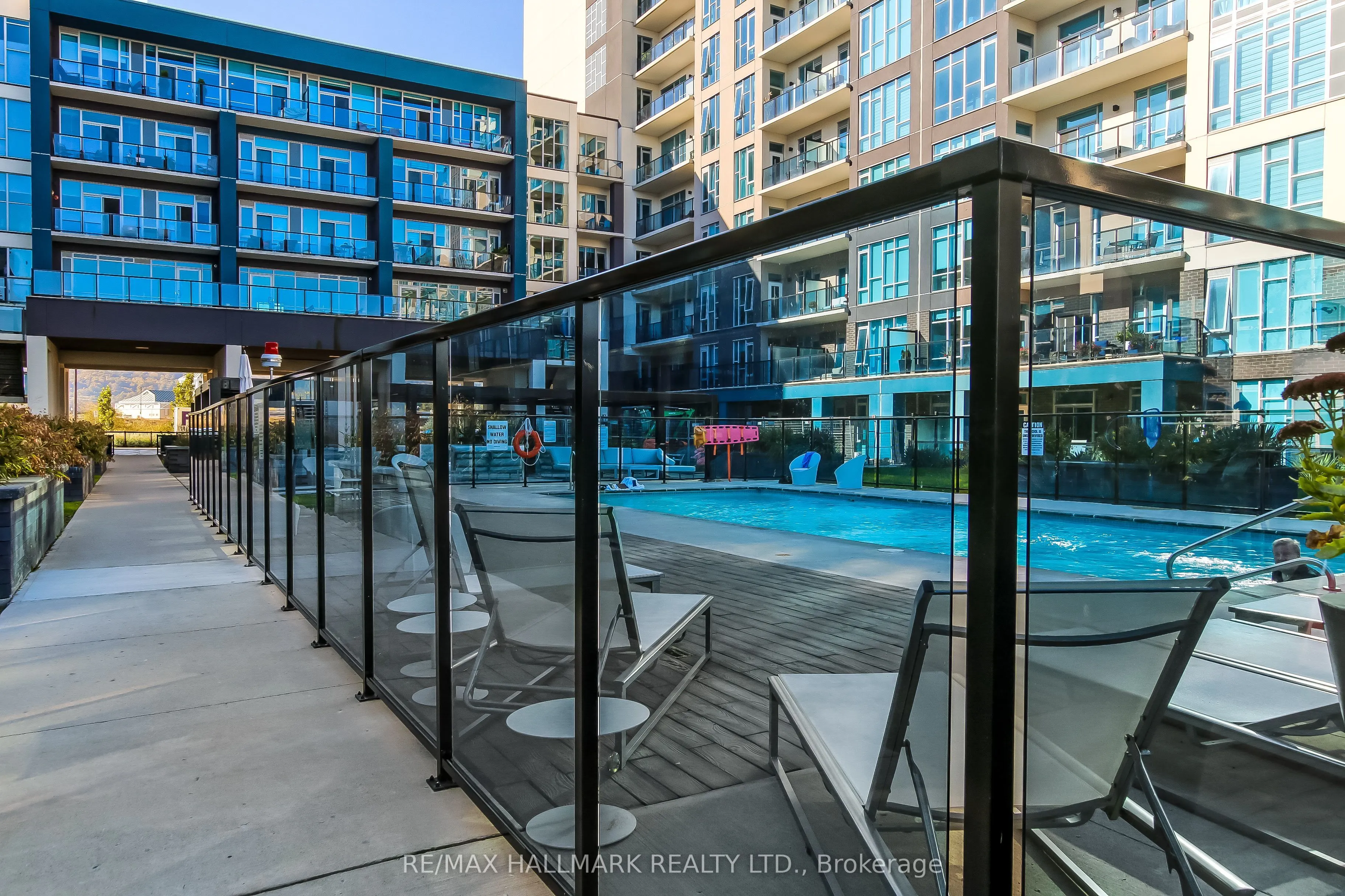 16 Concord Place, #807