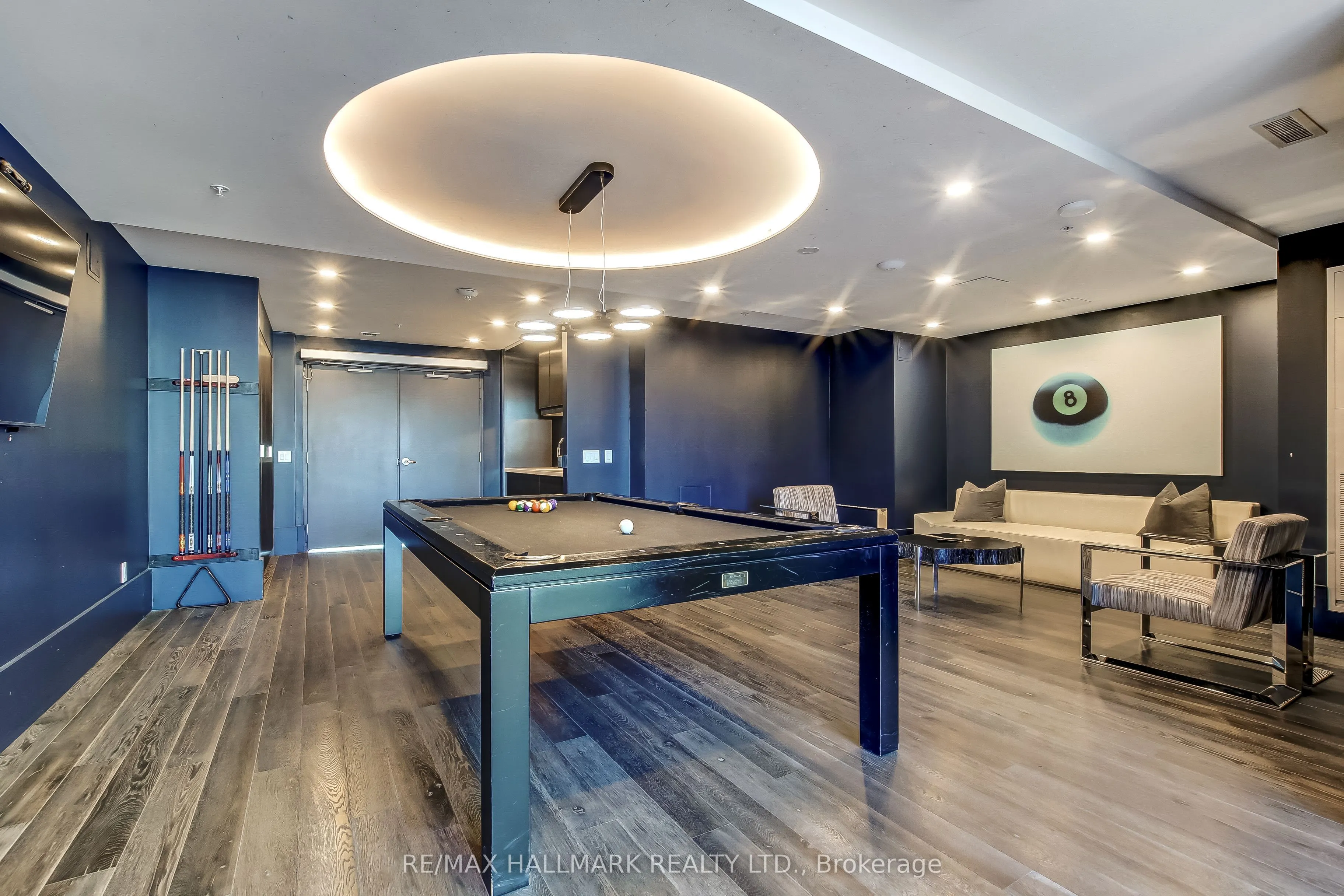 16 Concord Place, #807