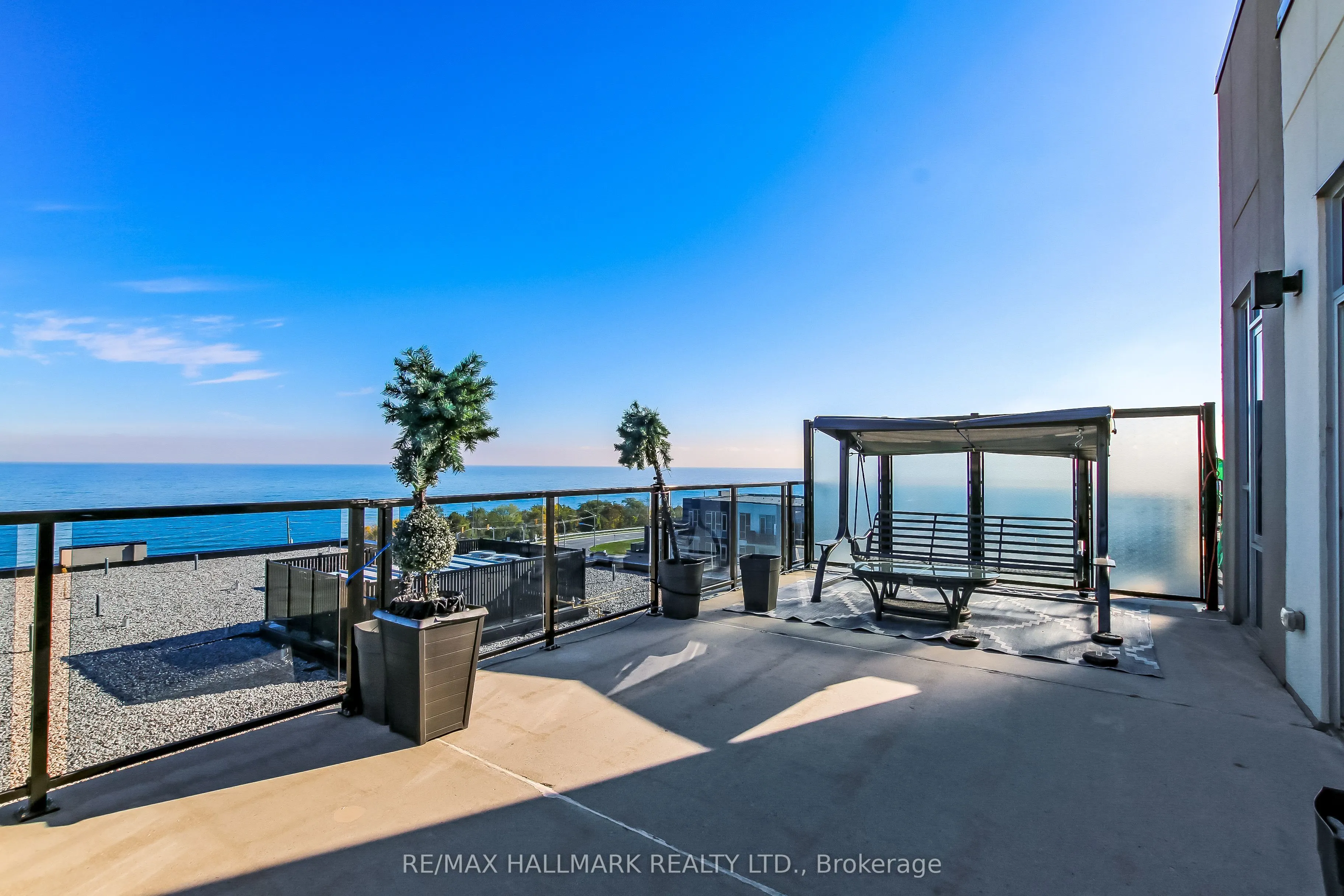 16 Concord Place, #807