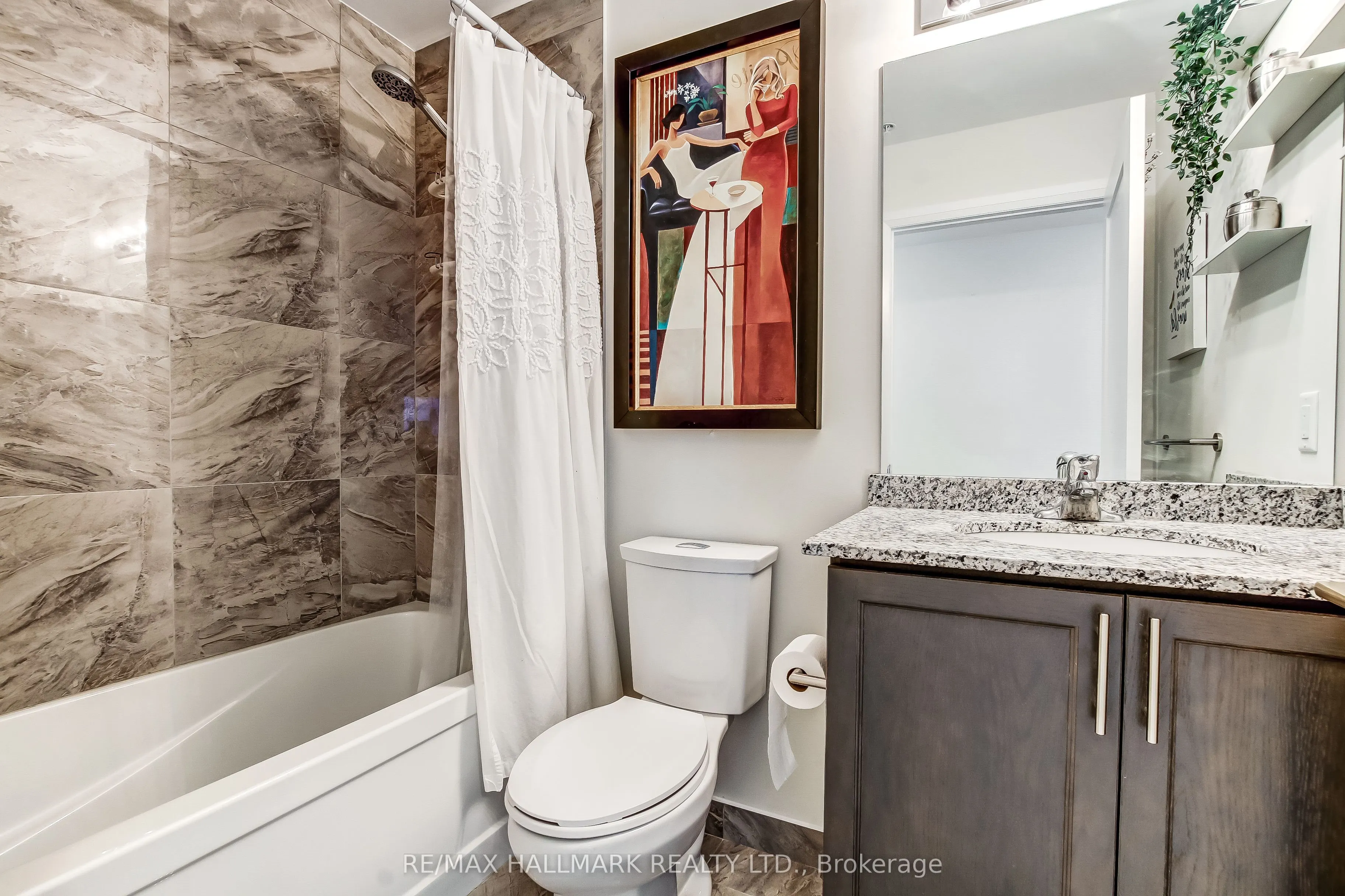 16 Concord Place, #807