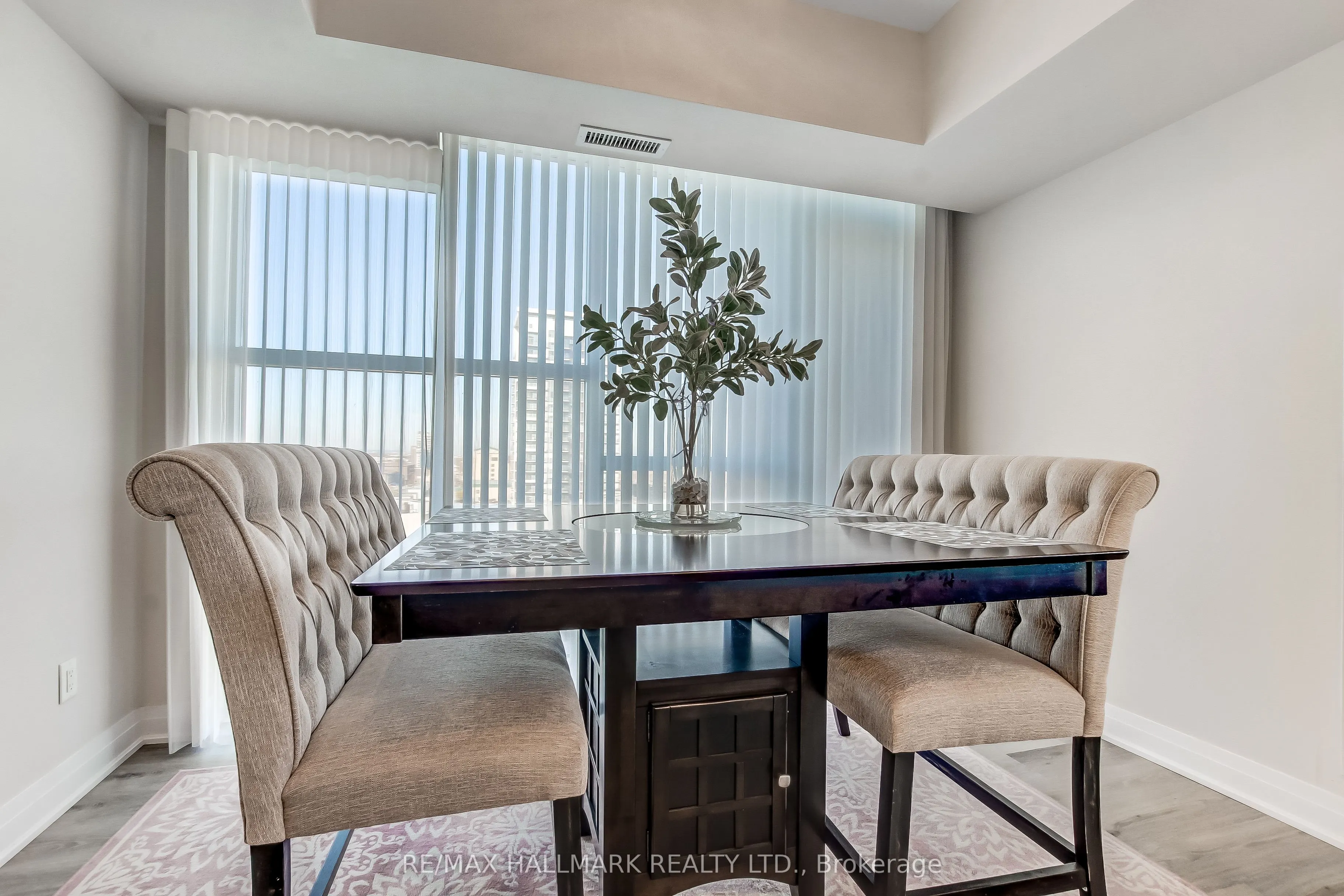 16 Concord Place, #807