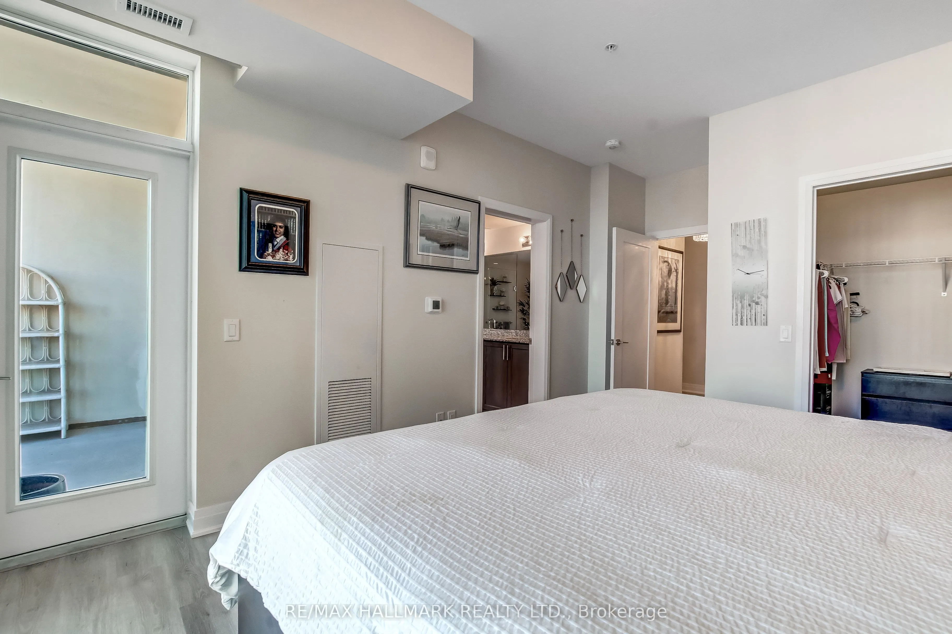16 Concord Place, #807