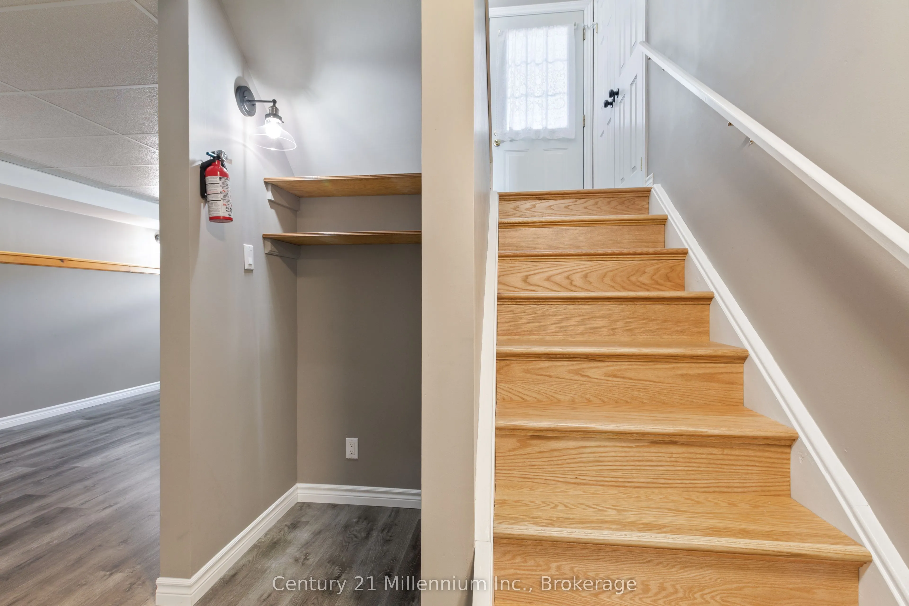 33 BIRCHWOOD Court