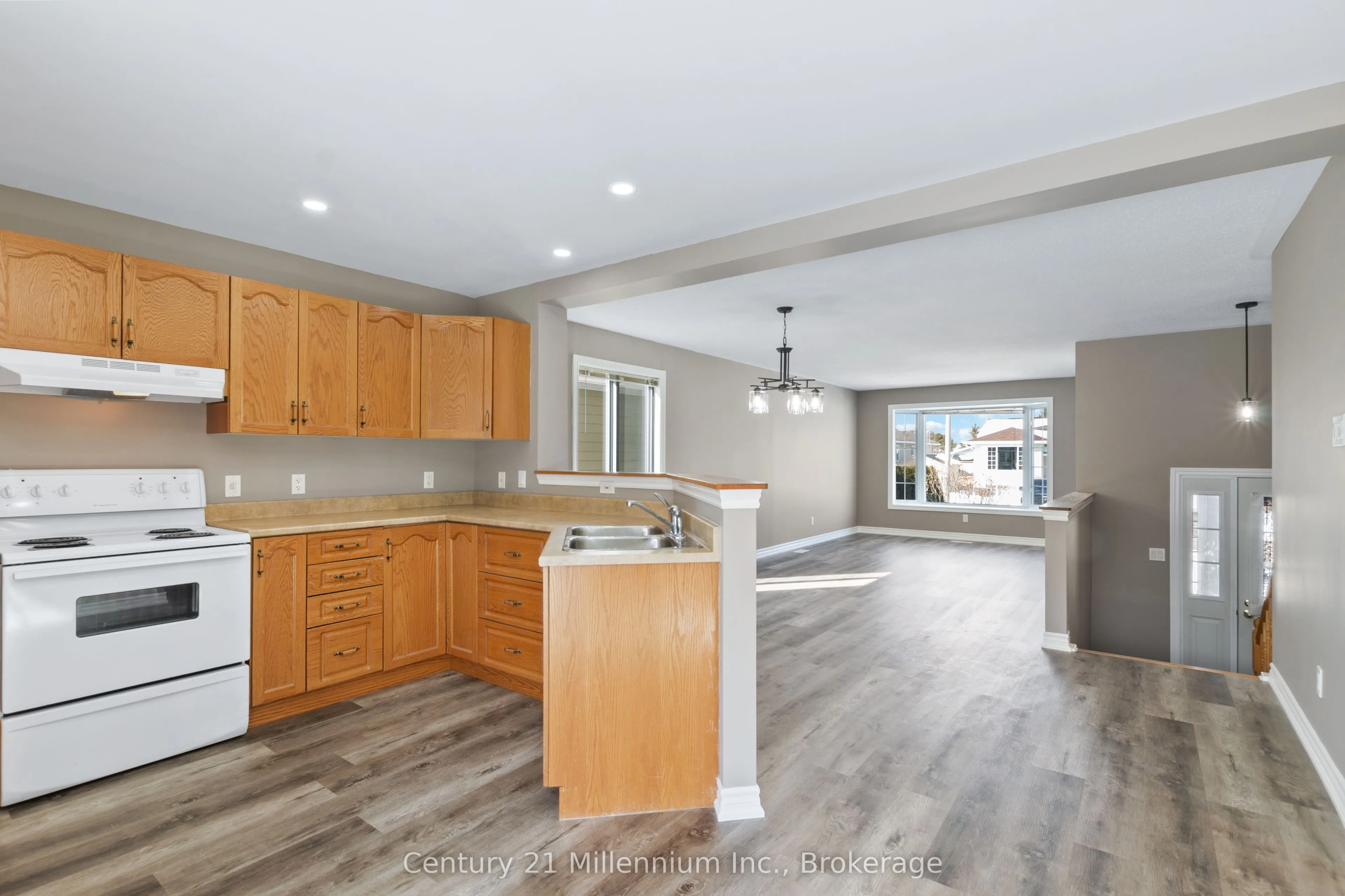 33 BIRCHWOOD Court