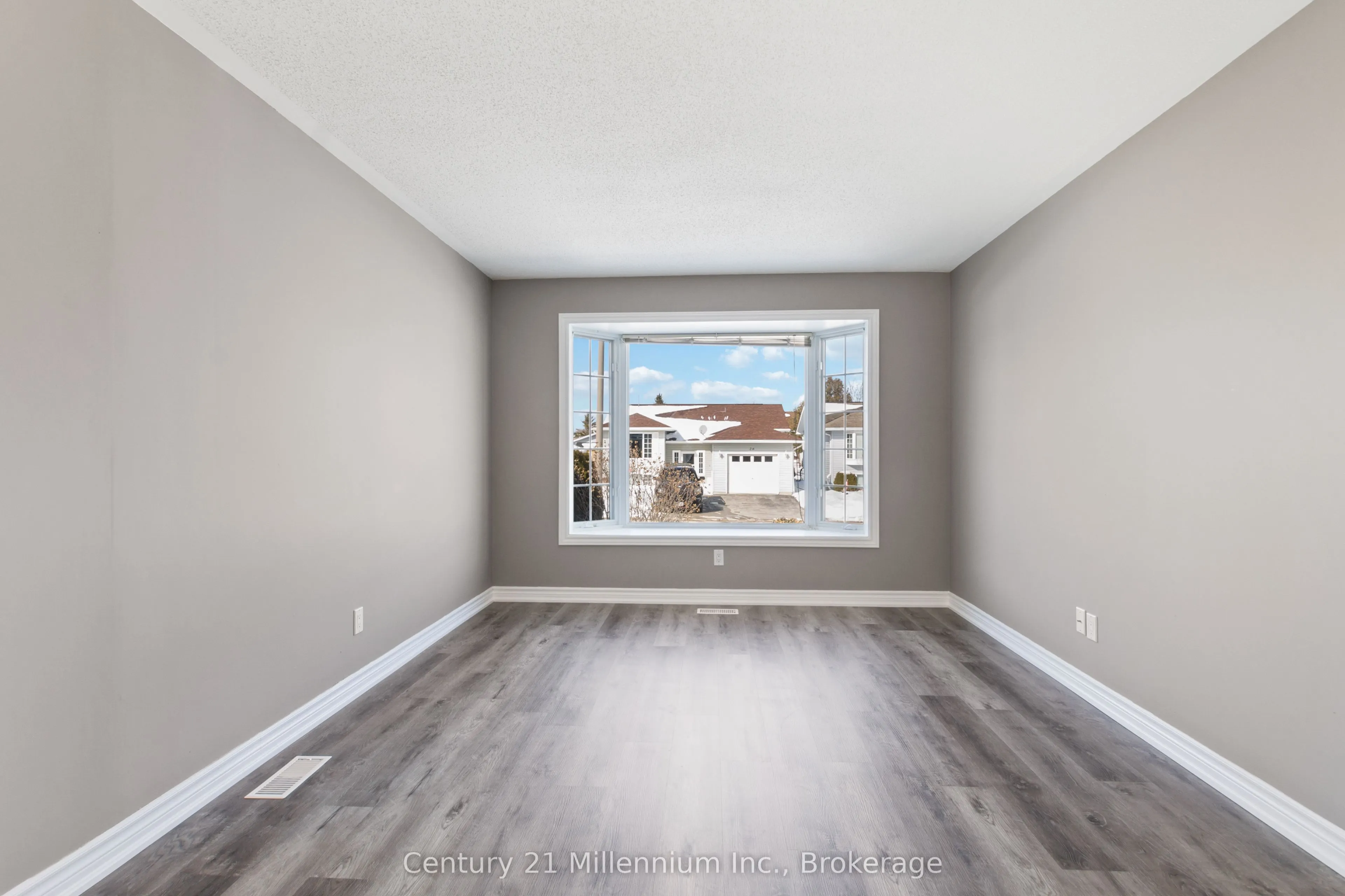 33 BIRCHWOOD Court