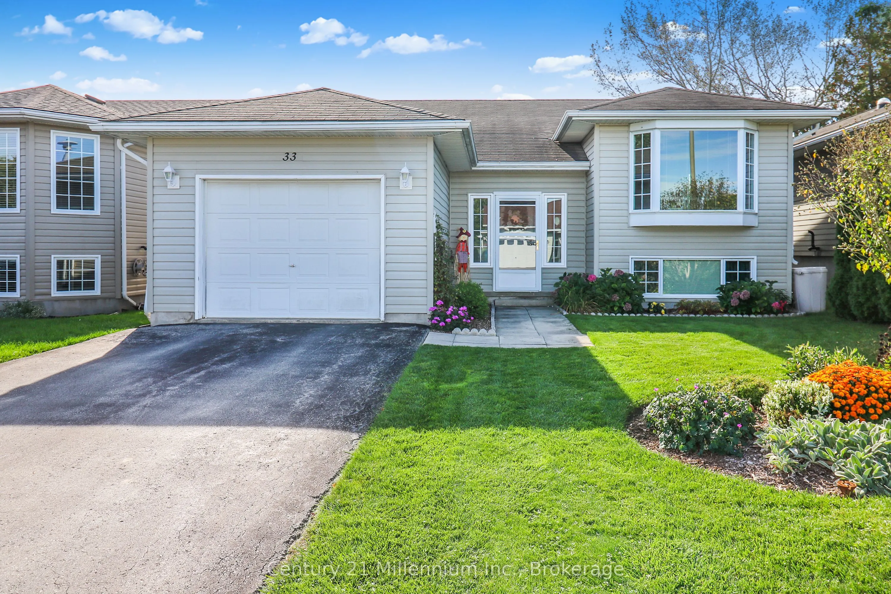 33 BIRCHWOOD Court