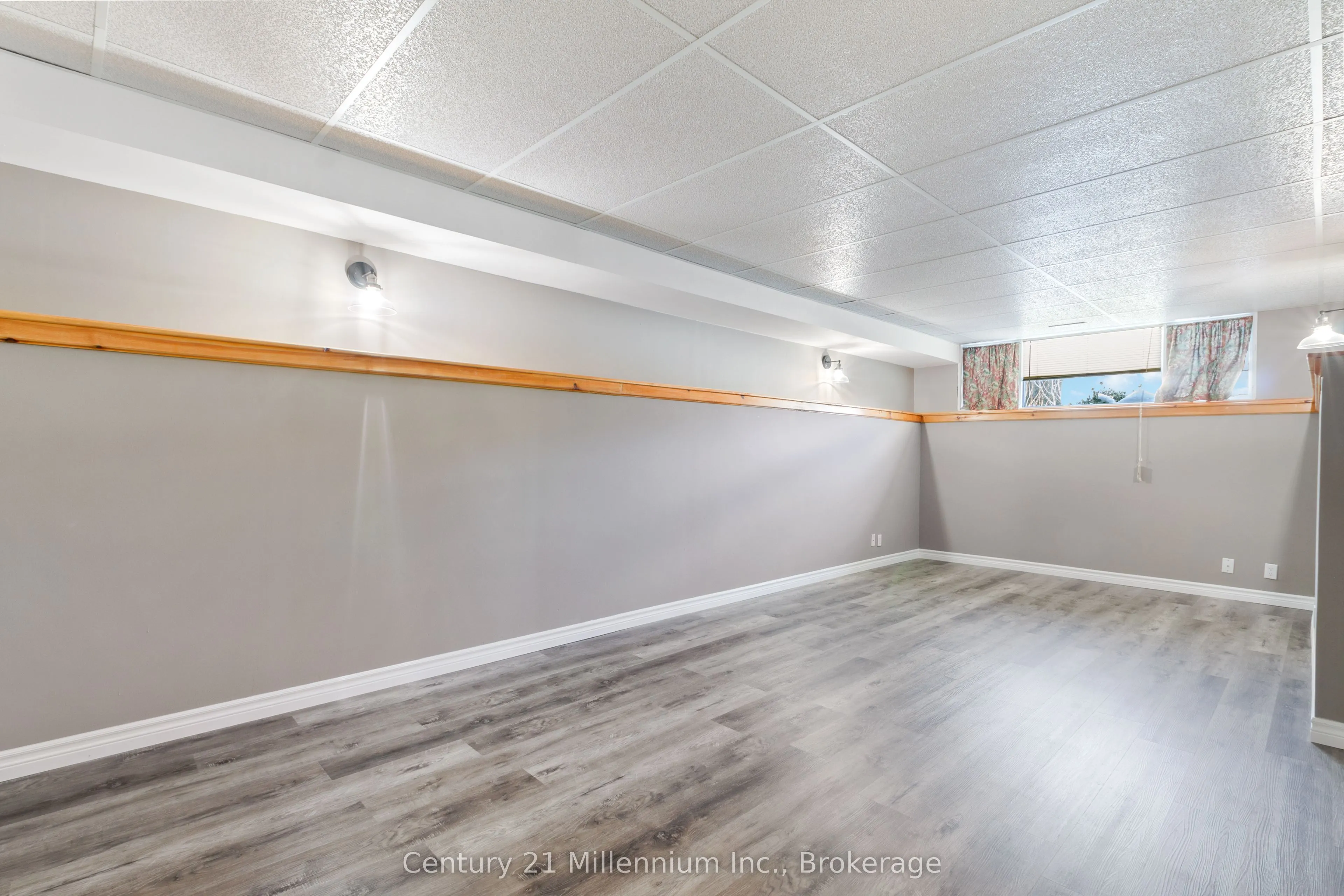 33 BIRCHWOOD Court