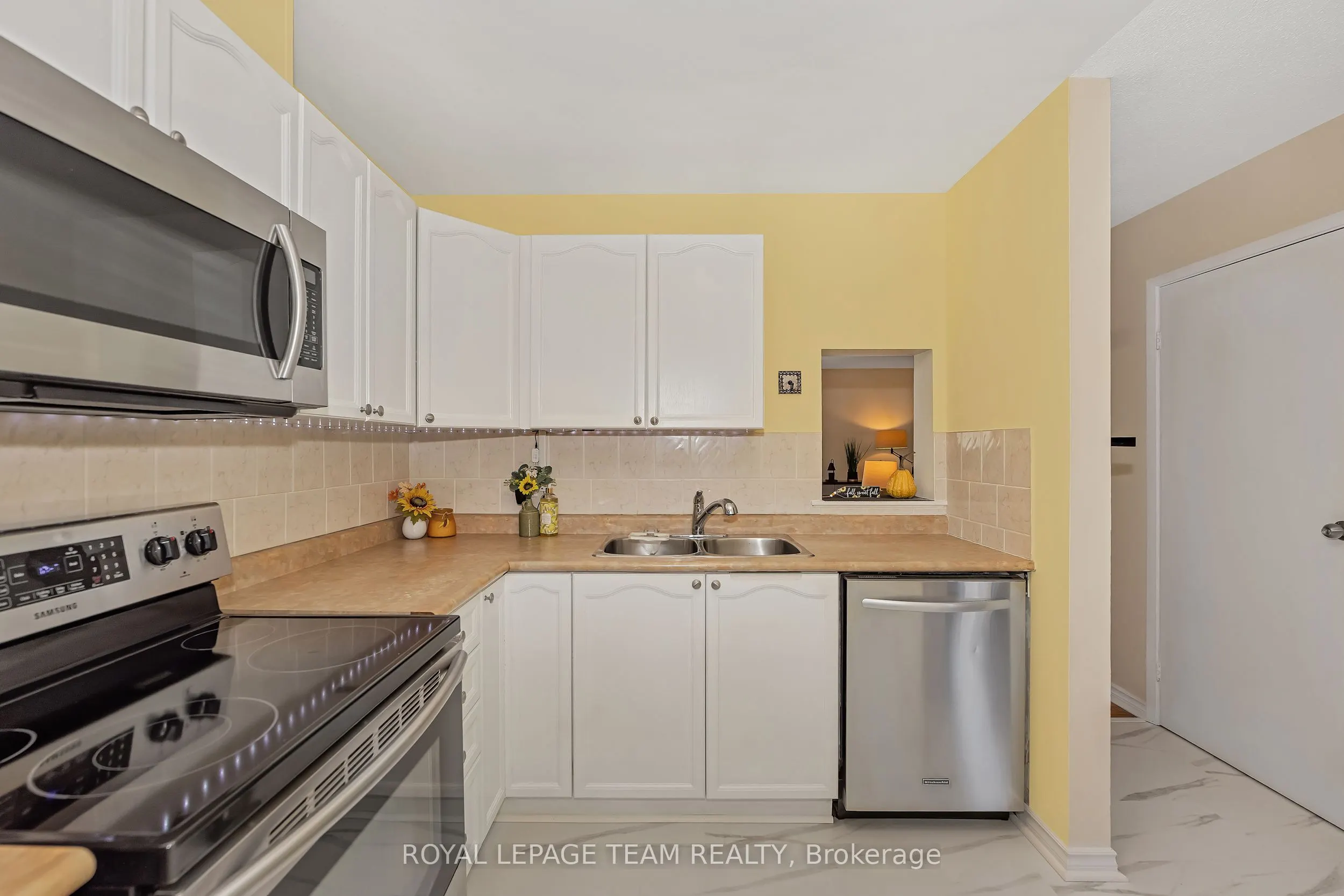 1844 Stonehenge Crescent