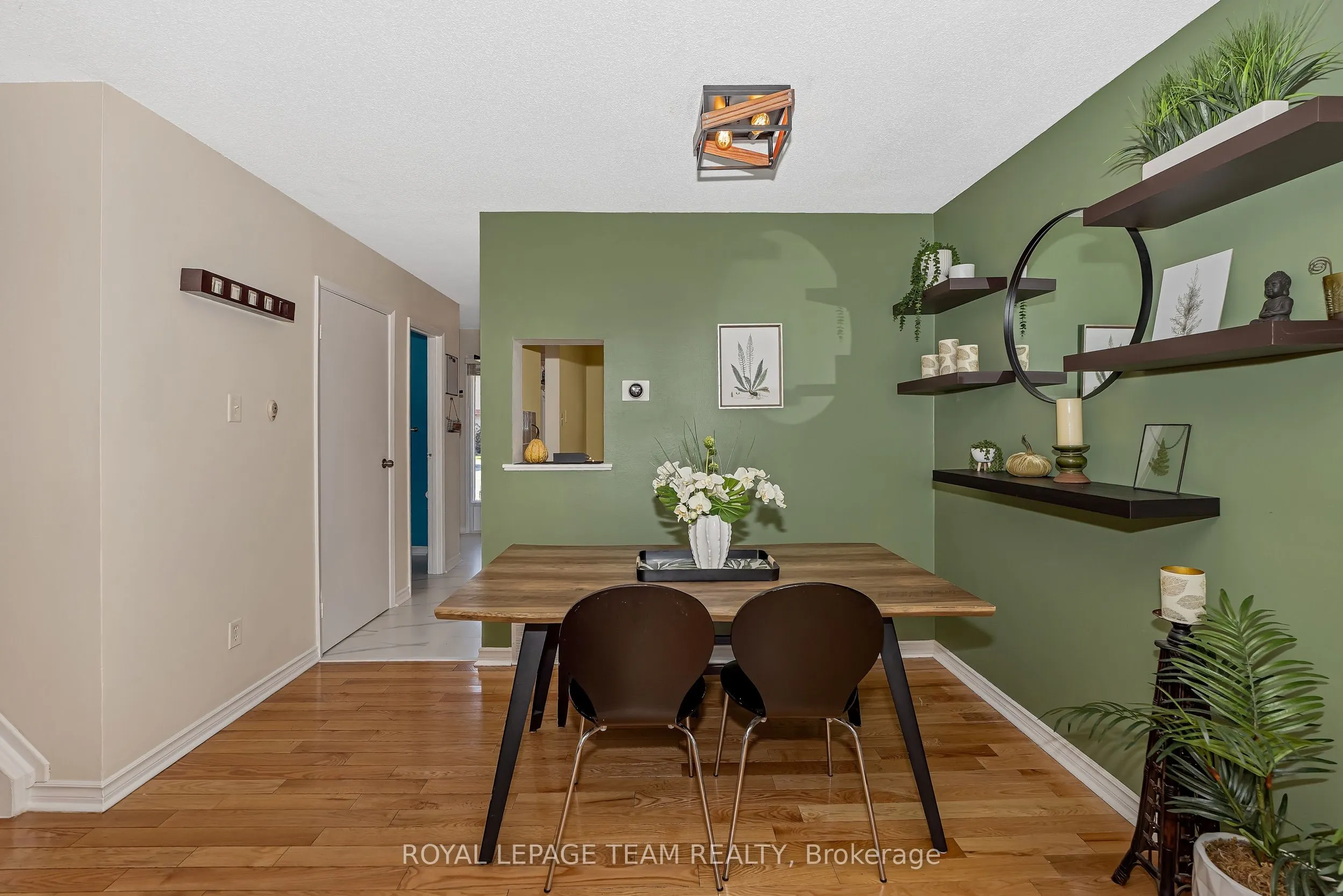 1844 Stonehenge Crescent