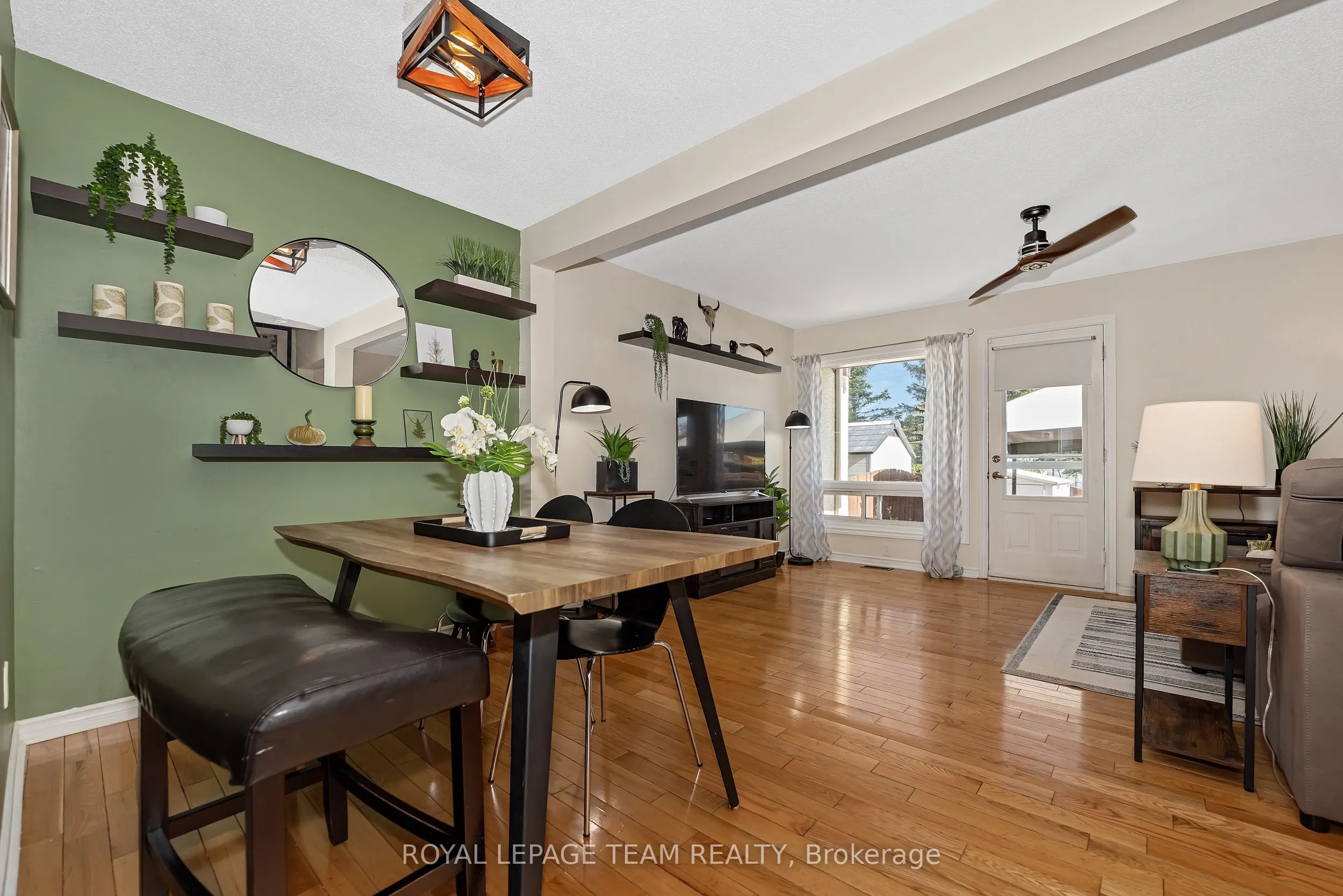 1844 Stonehenge Crescent