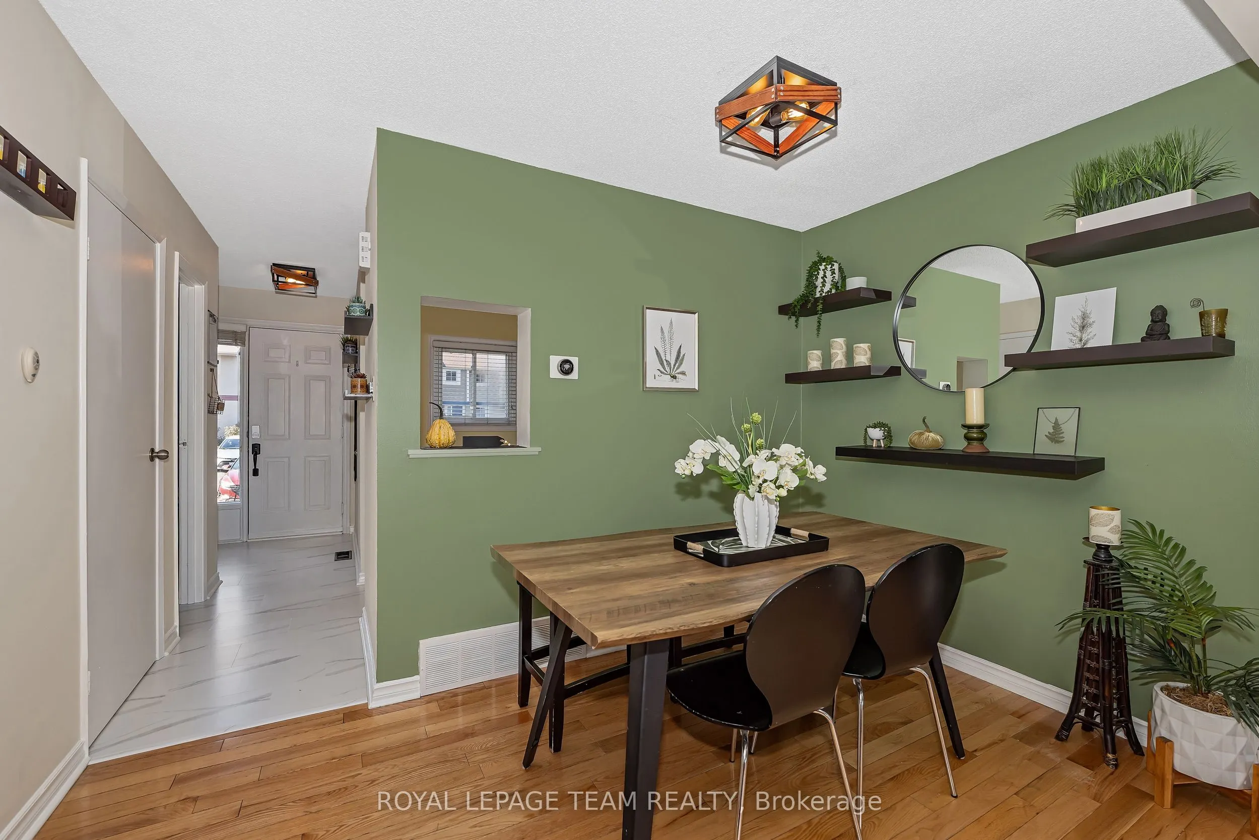 1844 Stonehenge Crescent