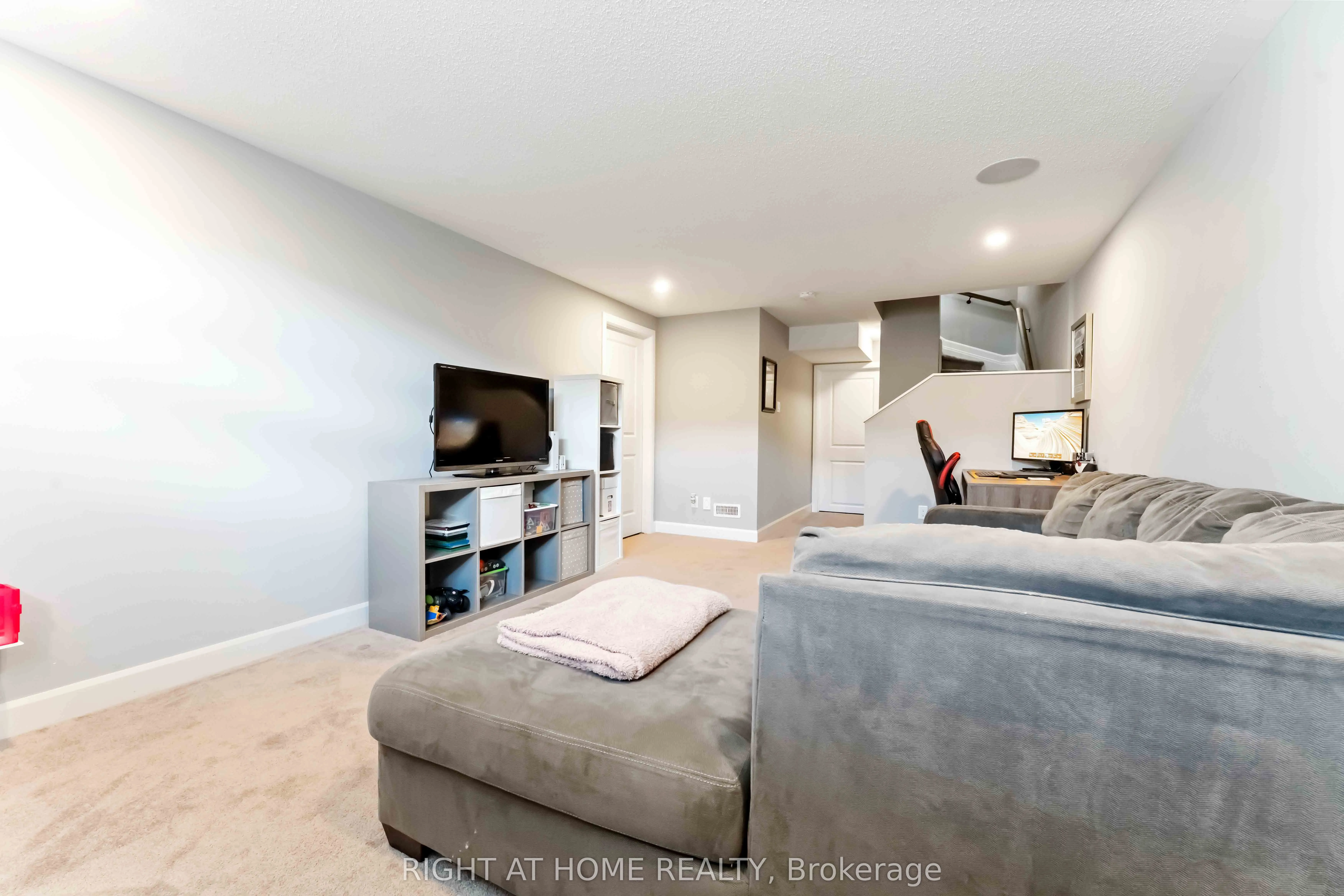 177 Bandelier Way