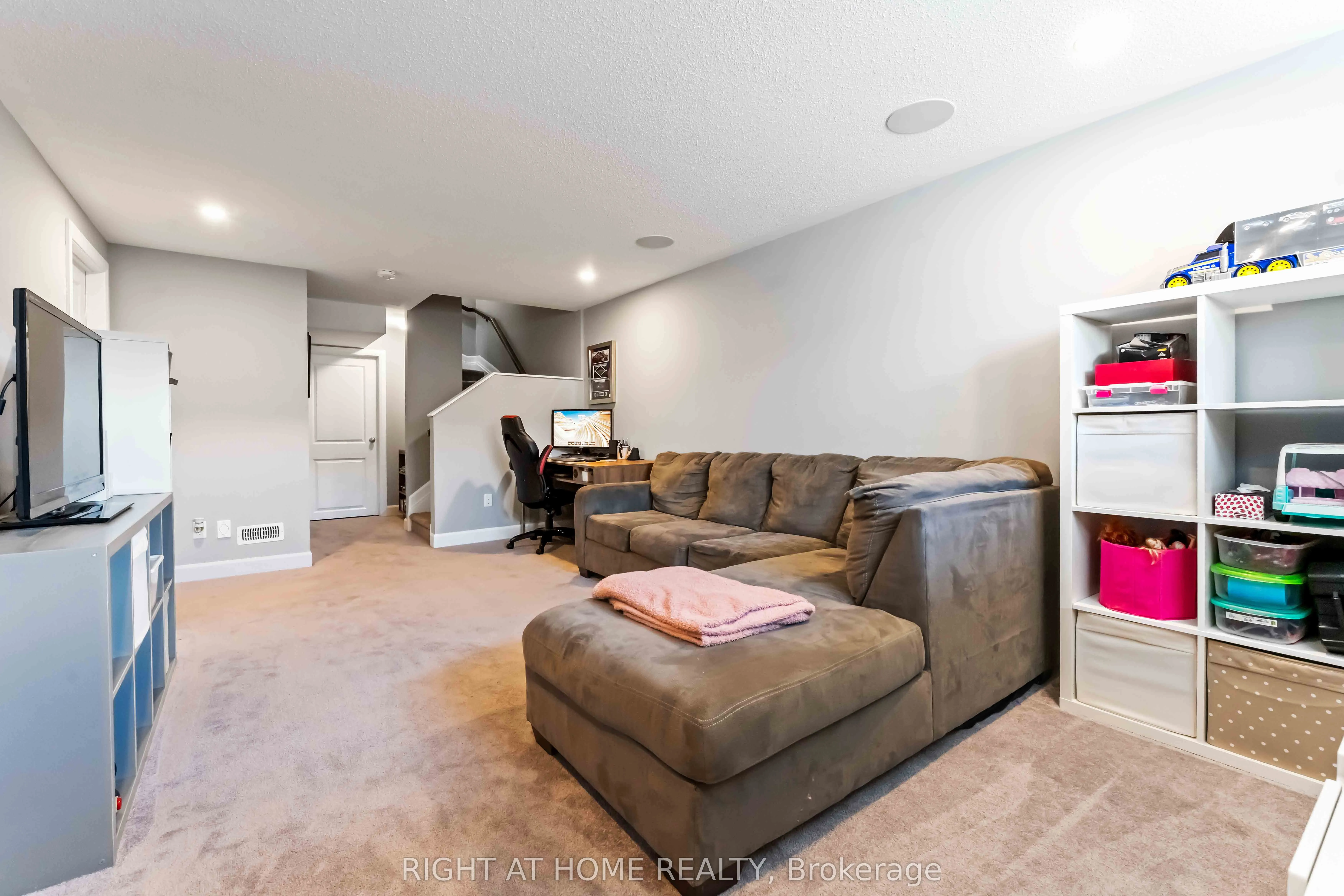 177 Bandelier Way