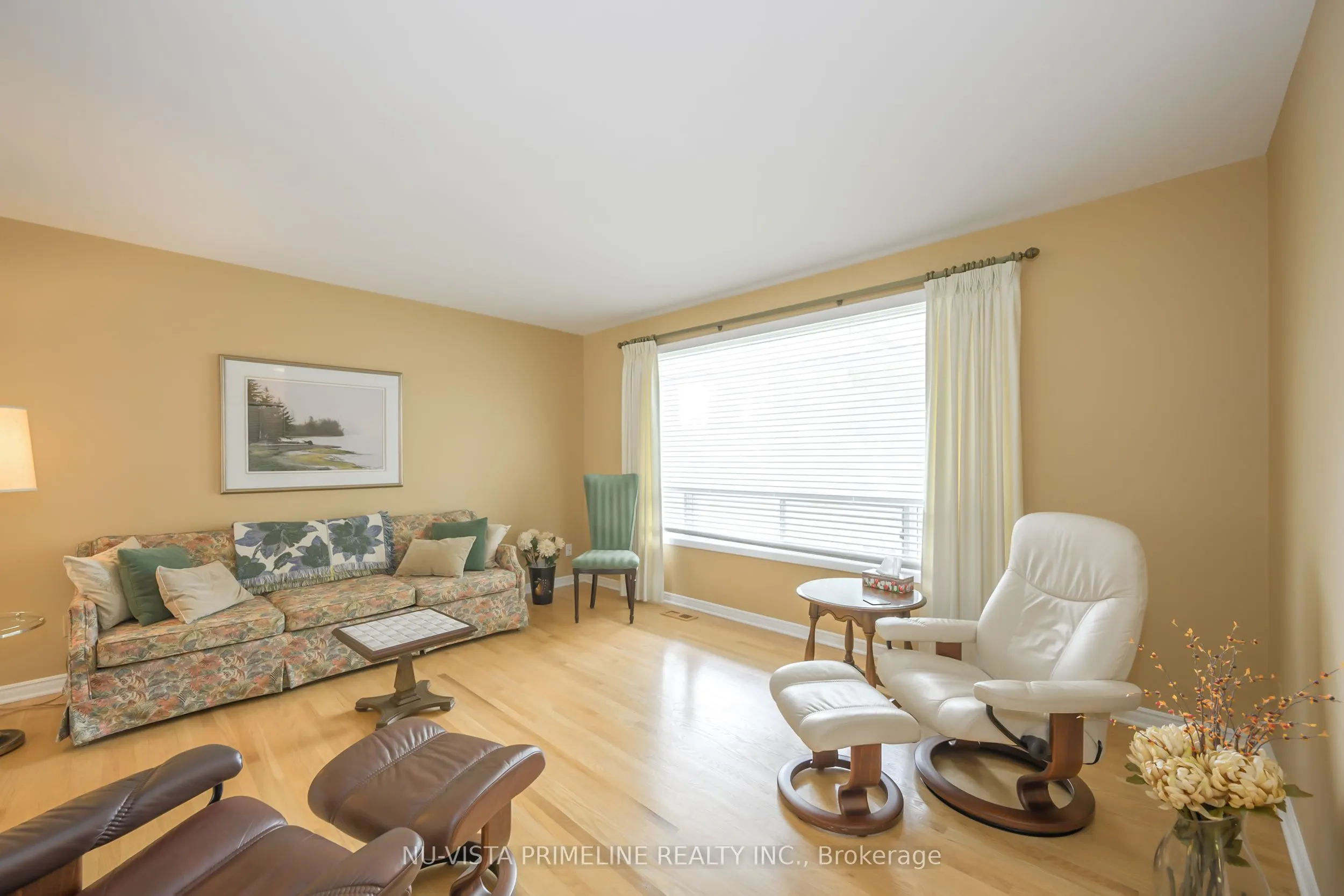 55 Maxwell Crescent