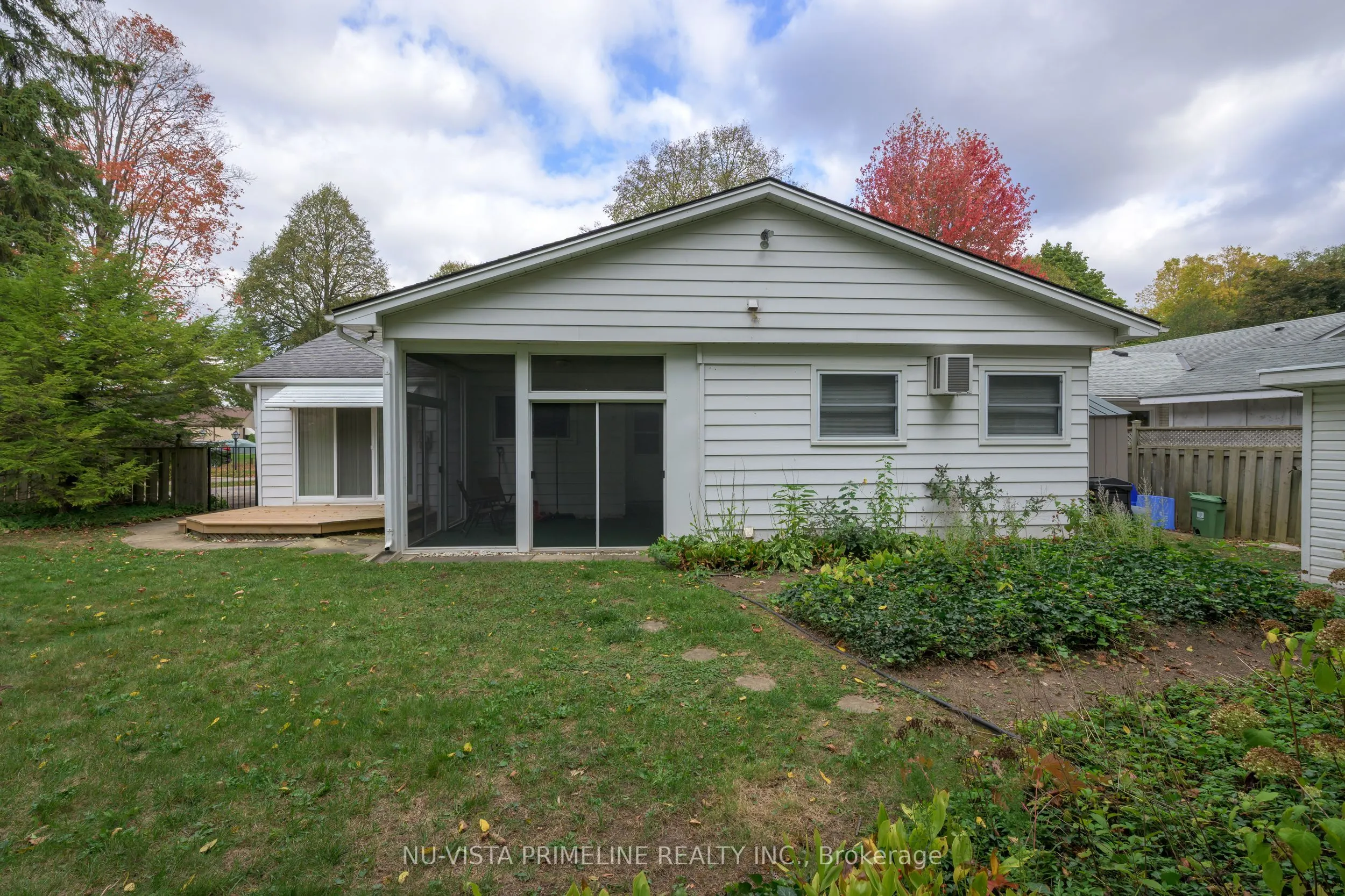 55 Maxwell Crescent