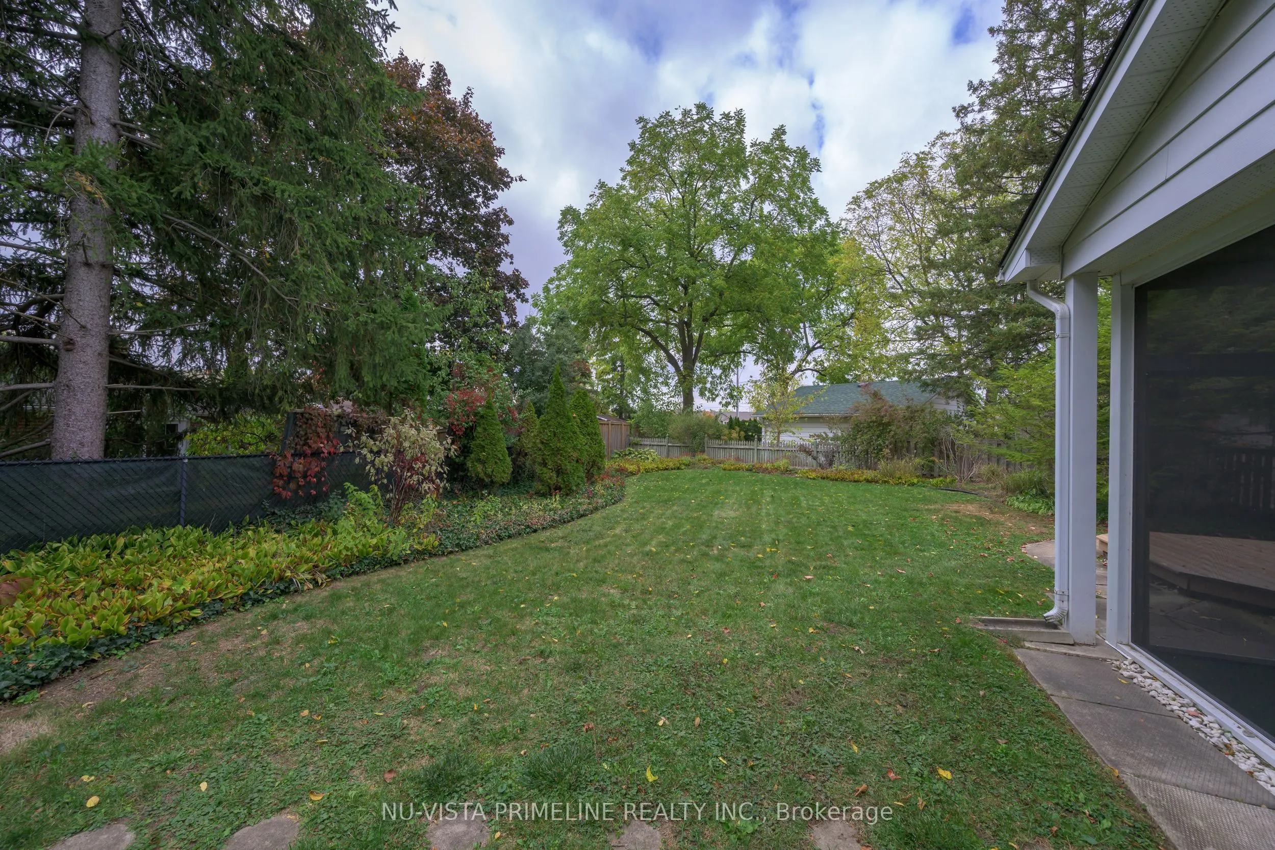 55 Maxwell Crescent