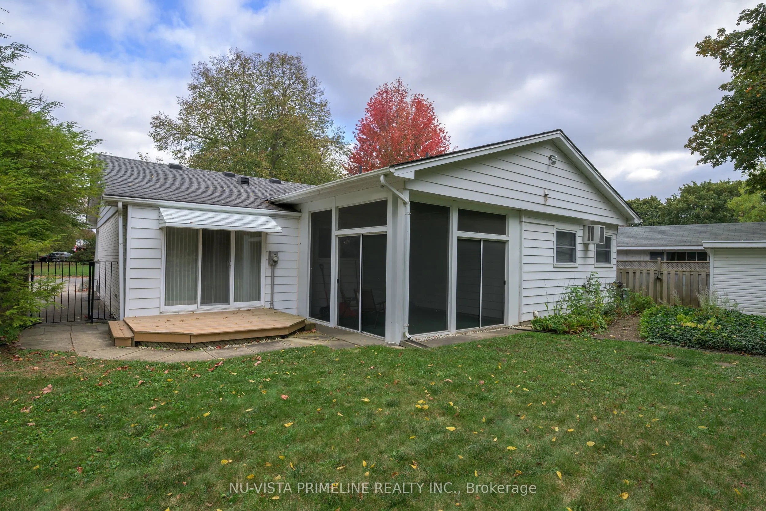55 Maxwell Crescent