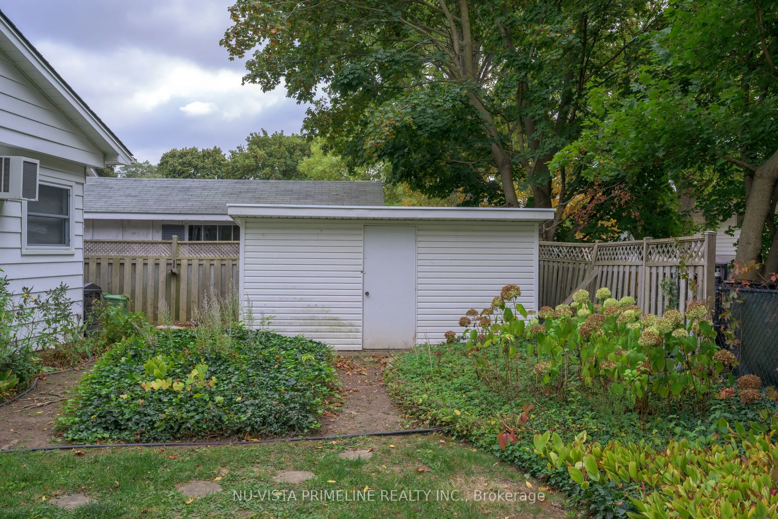 55 Maxwell Crescent