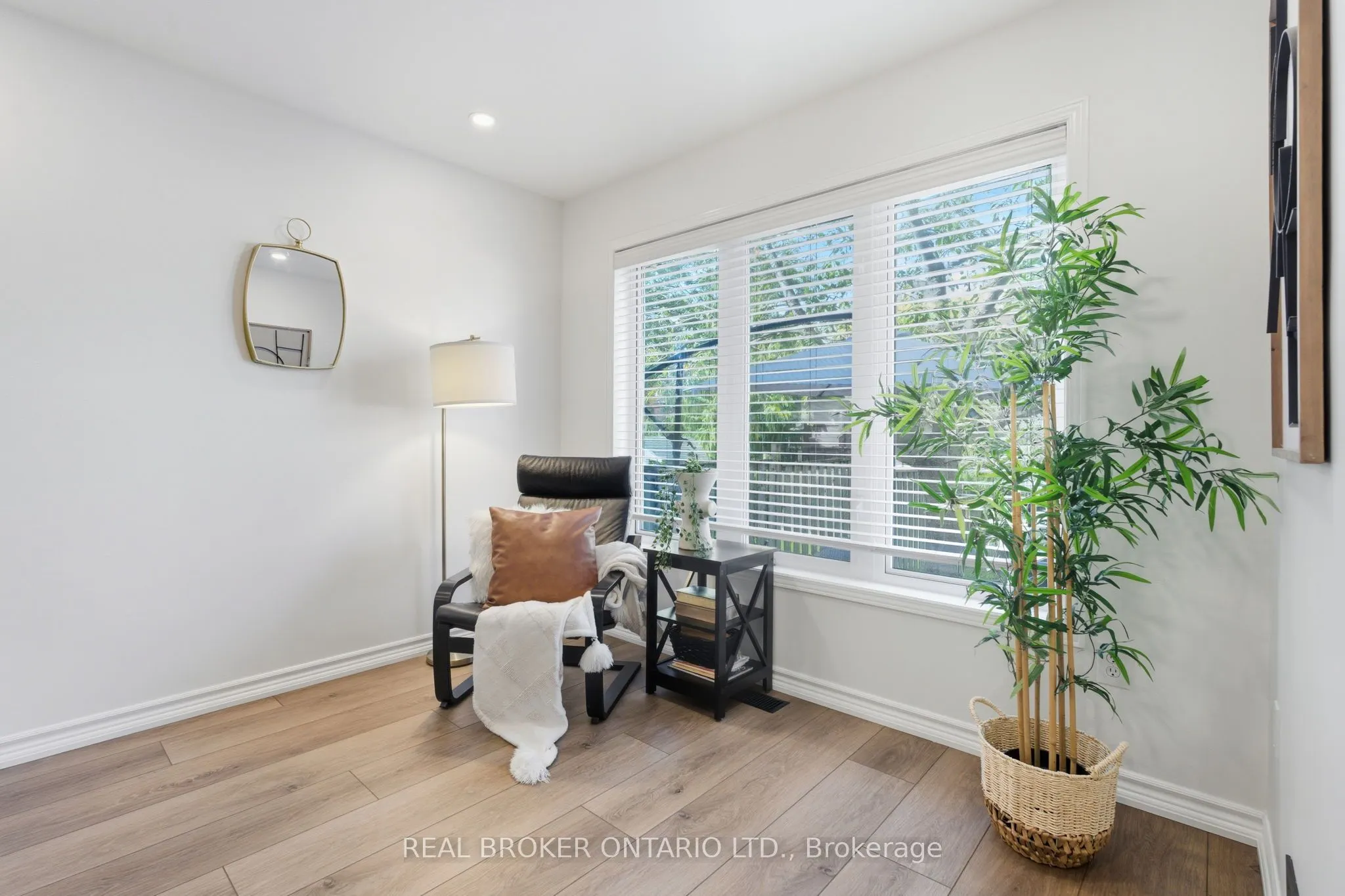 28 Brookheath Lane