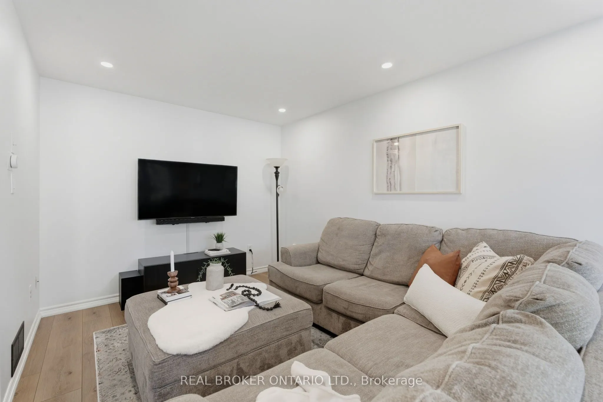 28 Brookheath Lane