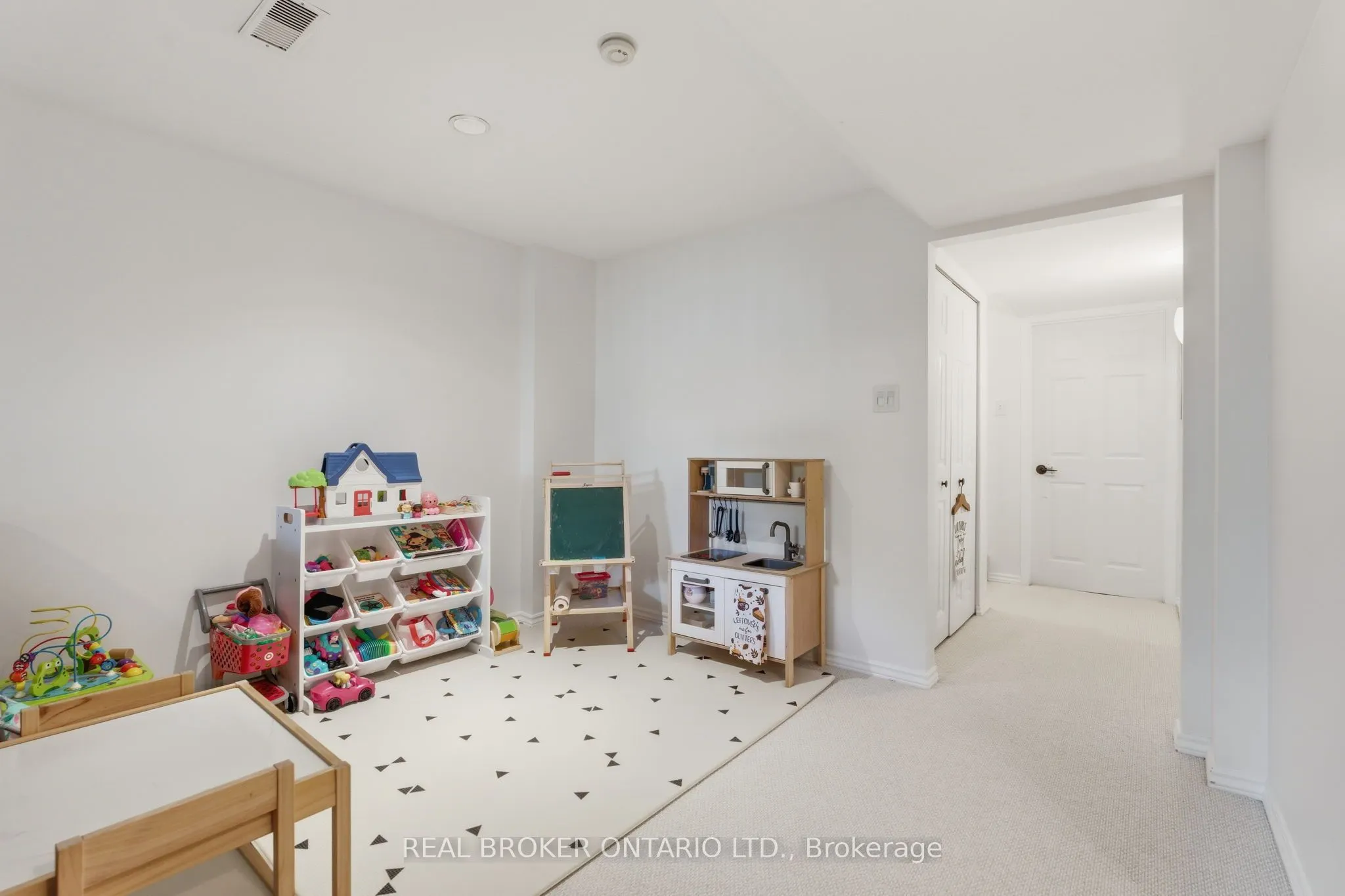 28 Brookheath Lane