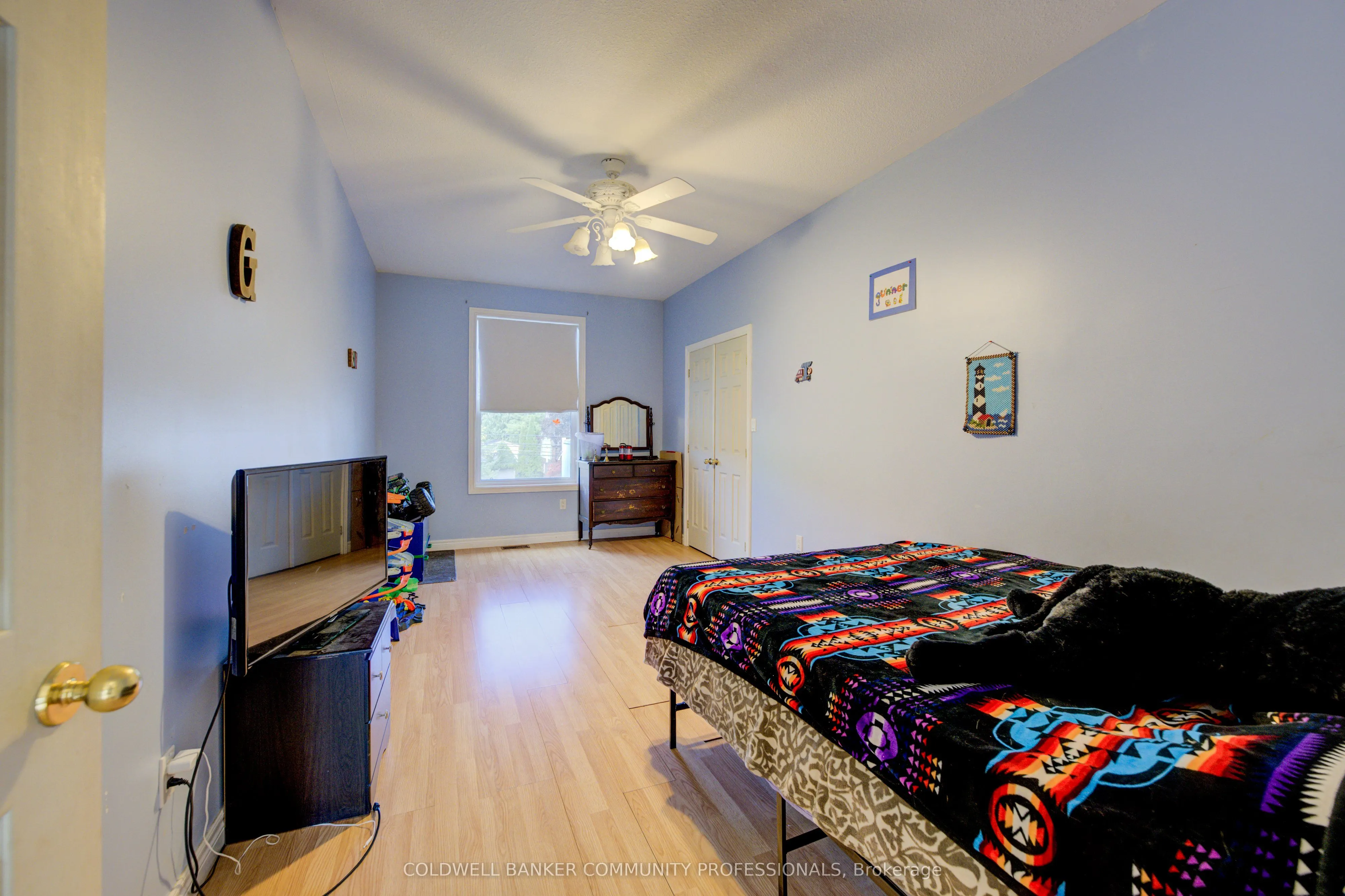 7 Robinson Street S