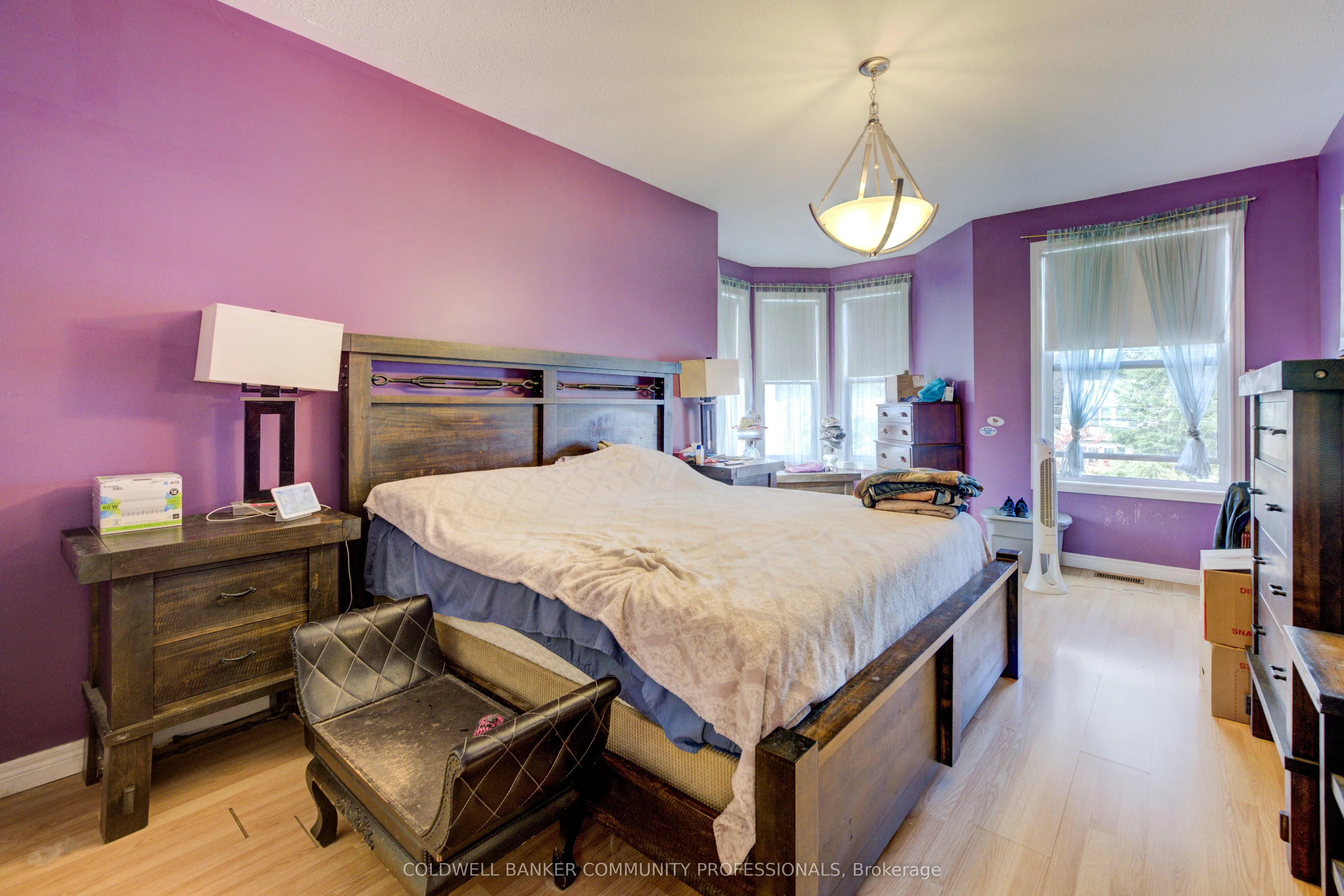 7 Robinson Street S