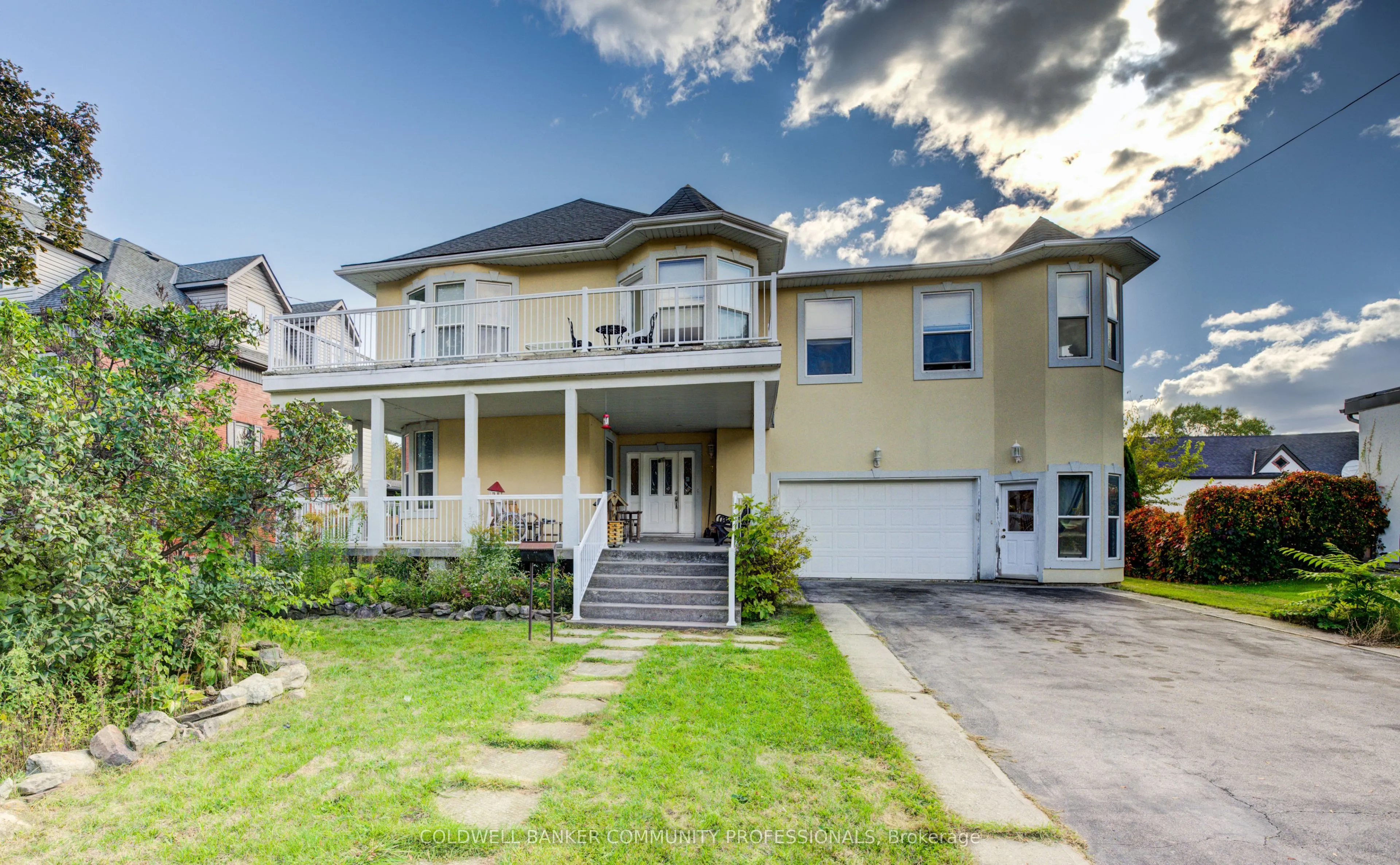 7 Robinson Street S