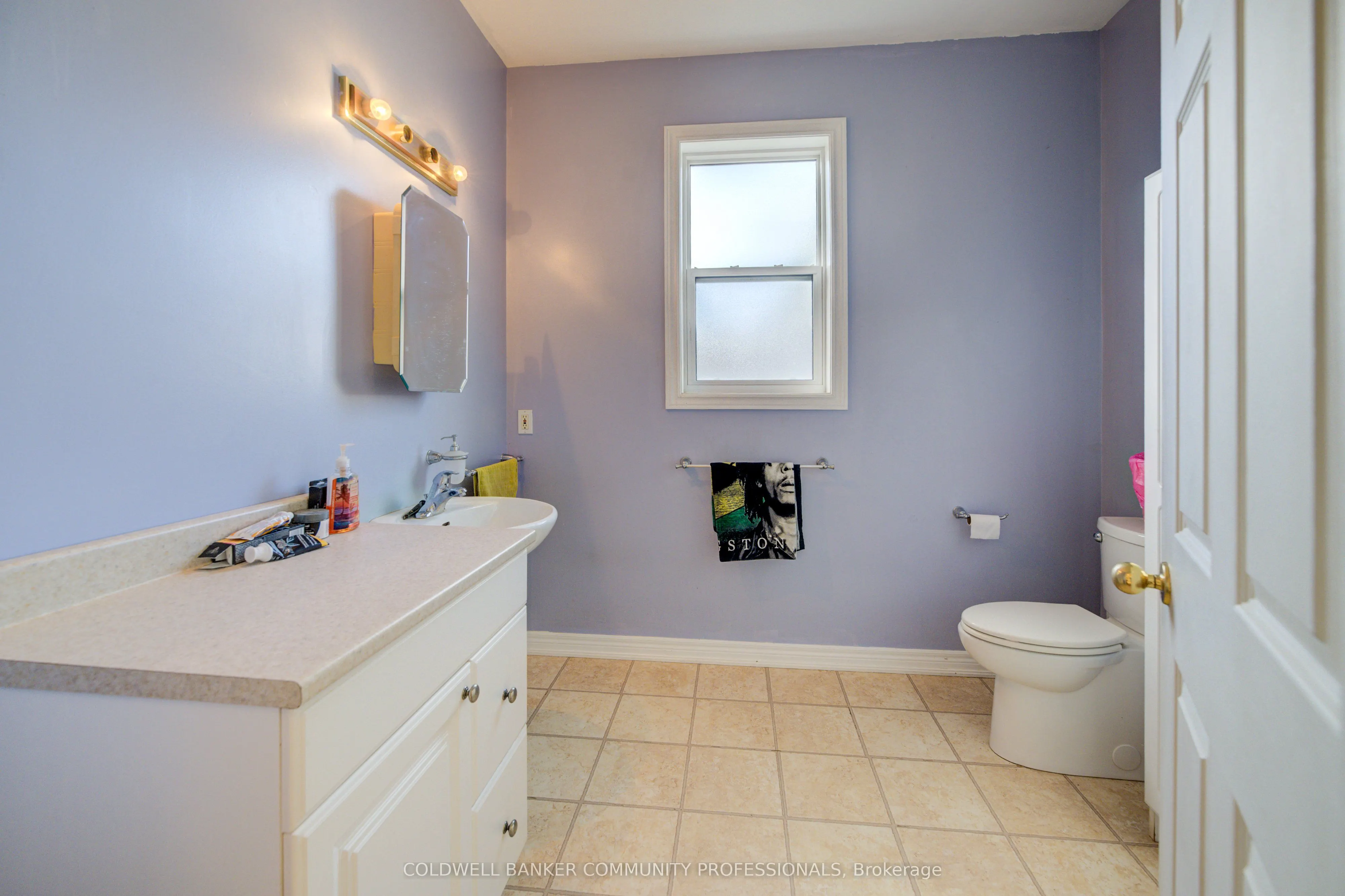 7 Robinson Street S