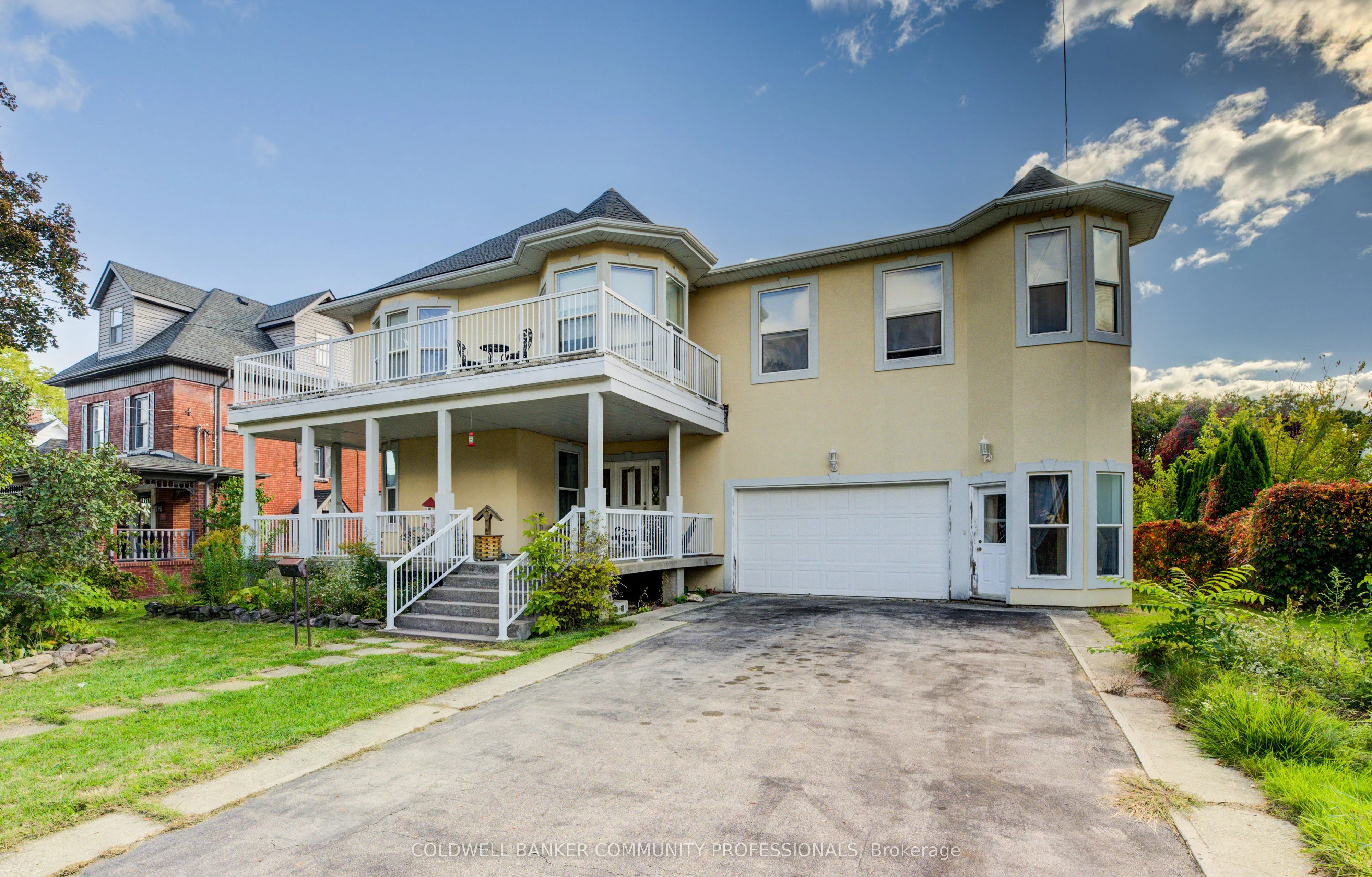 7 Robinson Street S