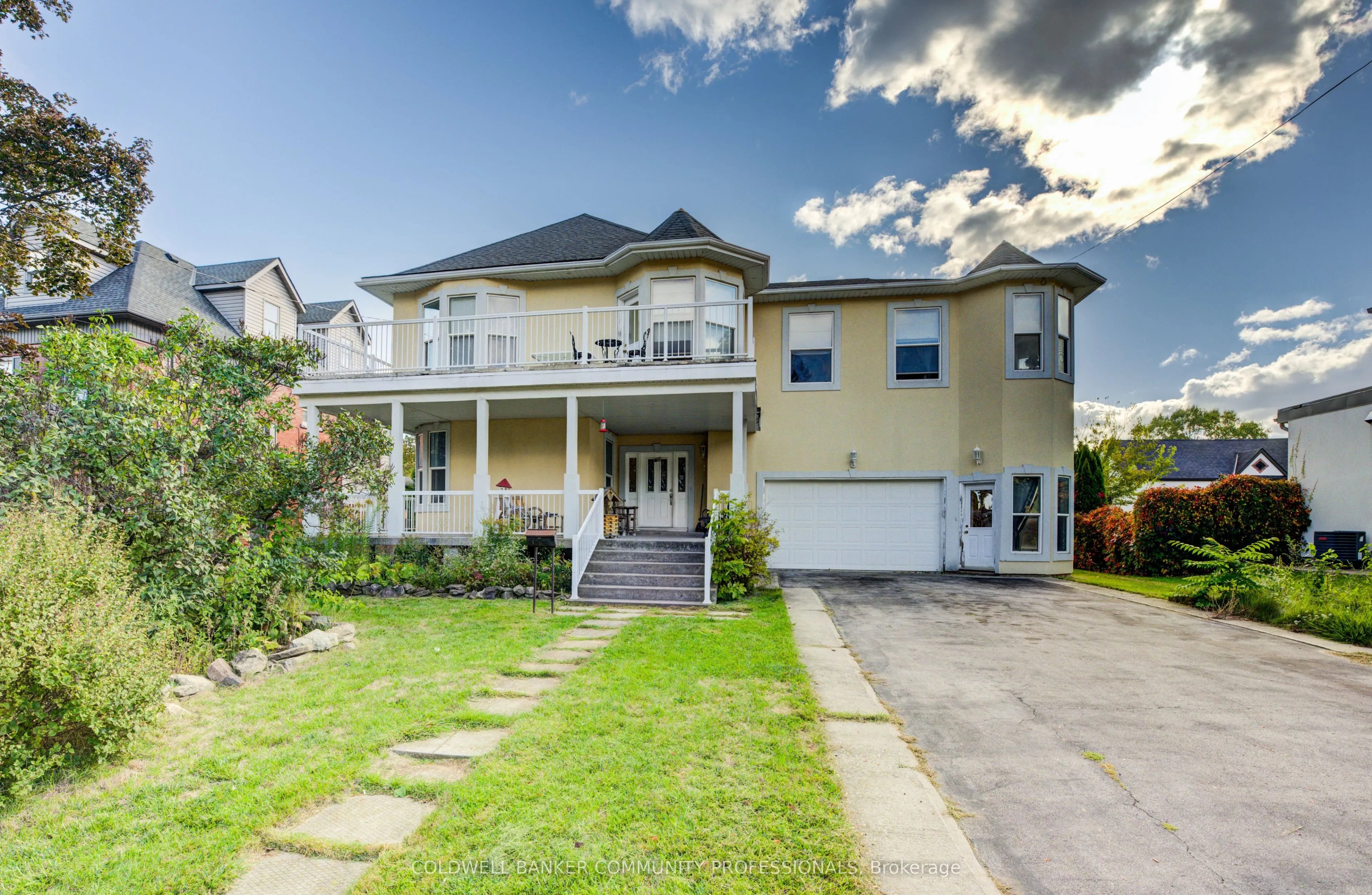 7 Robinson Street S