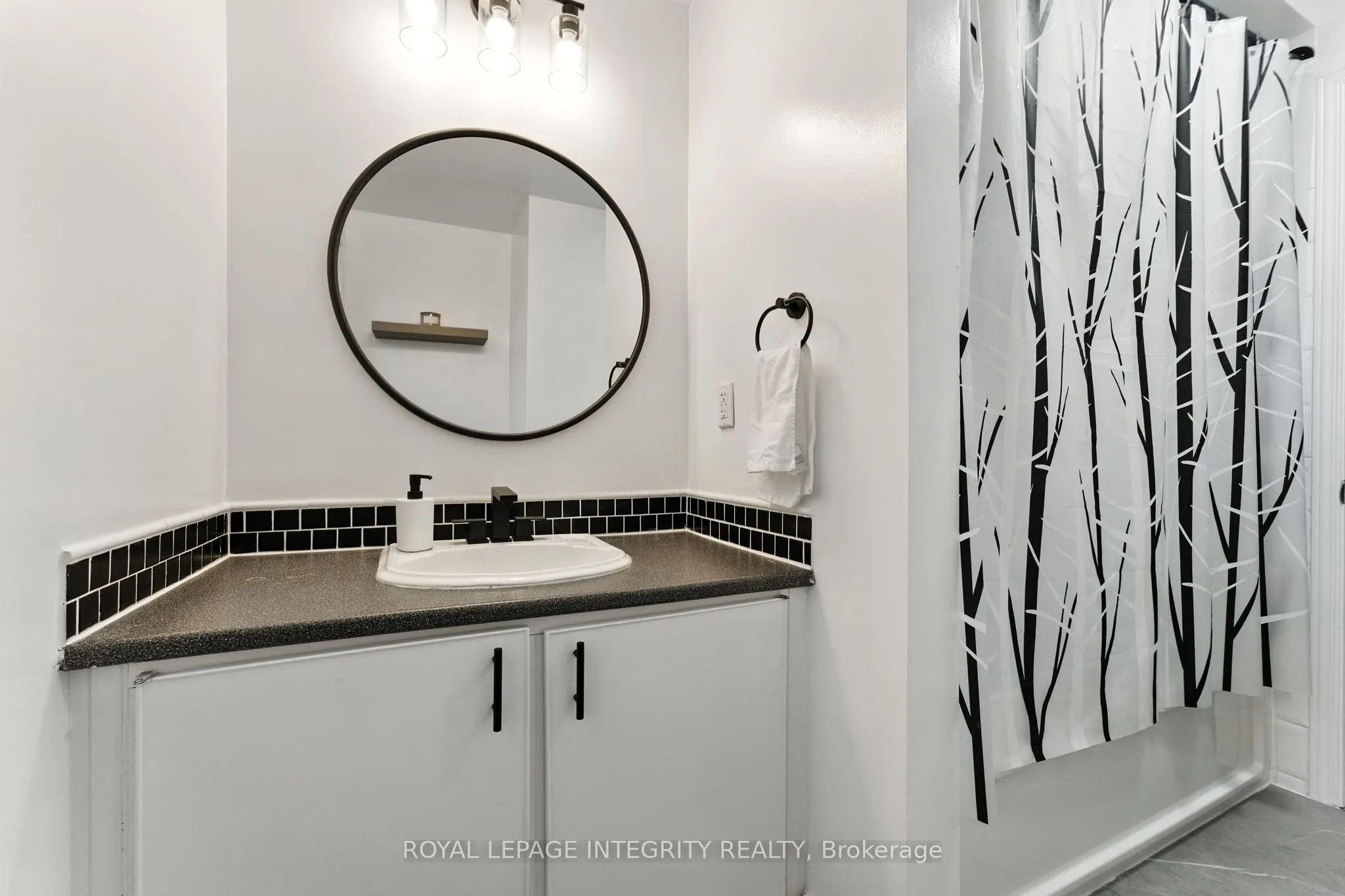 7900 Decarie Drive