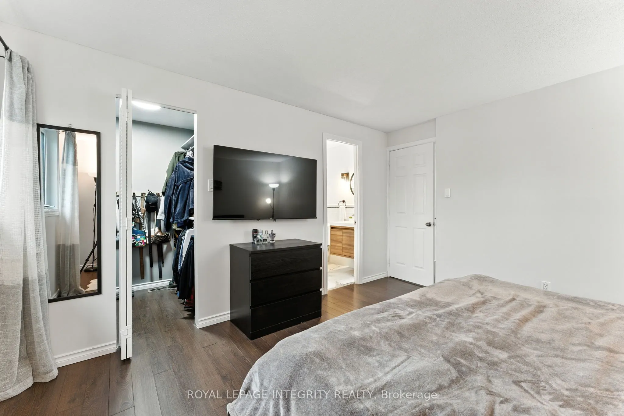 7900 Decarie Drive