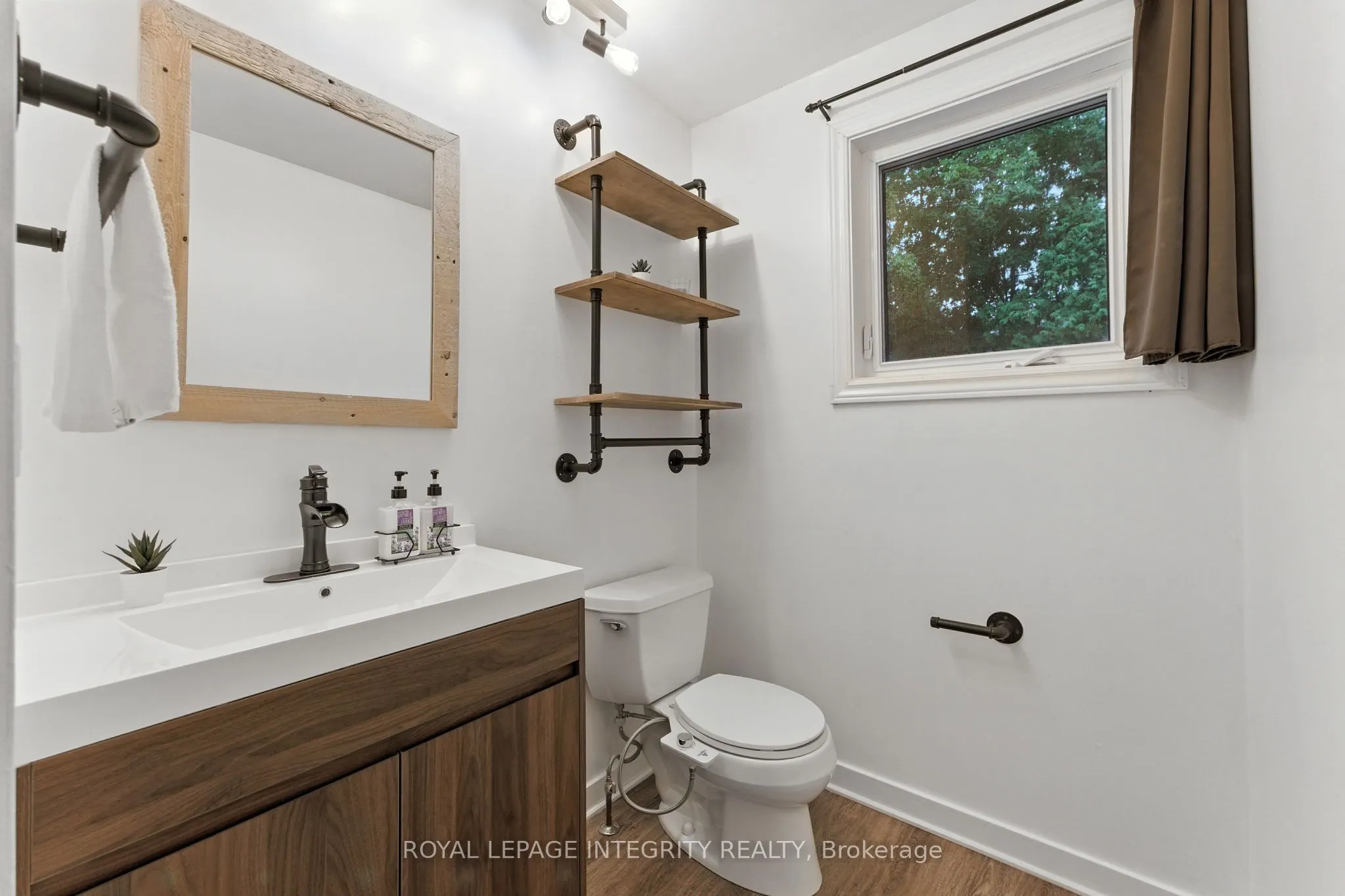 7900 Decarie Drive