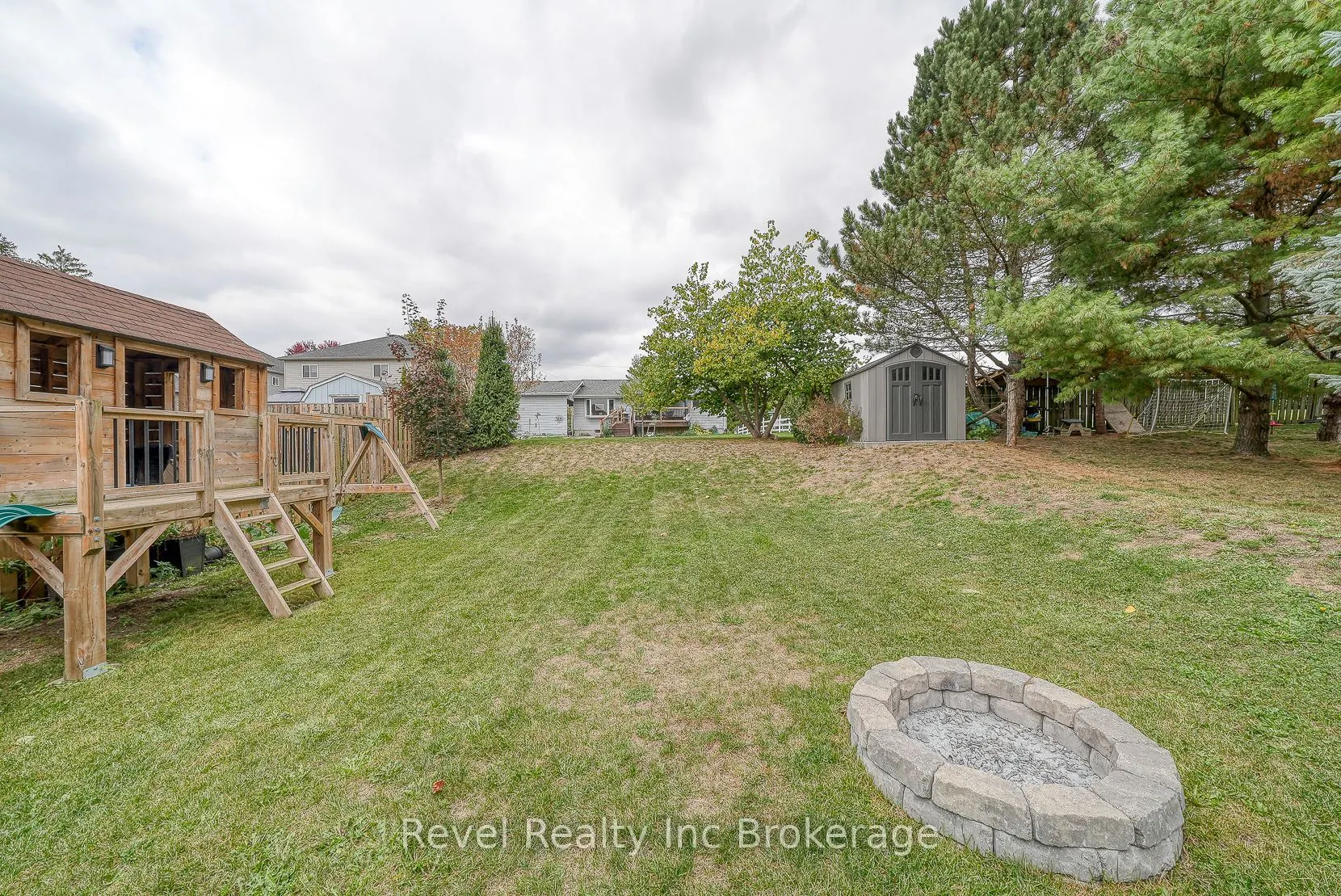 2 Brookfield Court