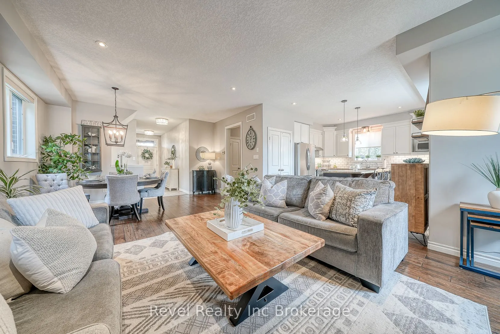 2 Brookfield Court