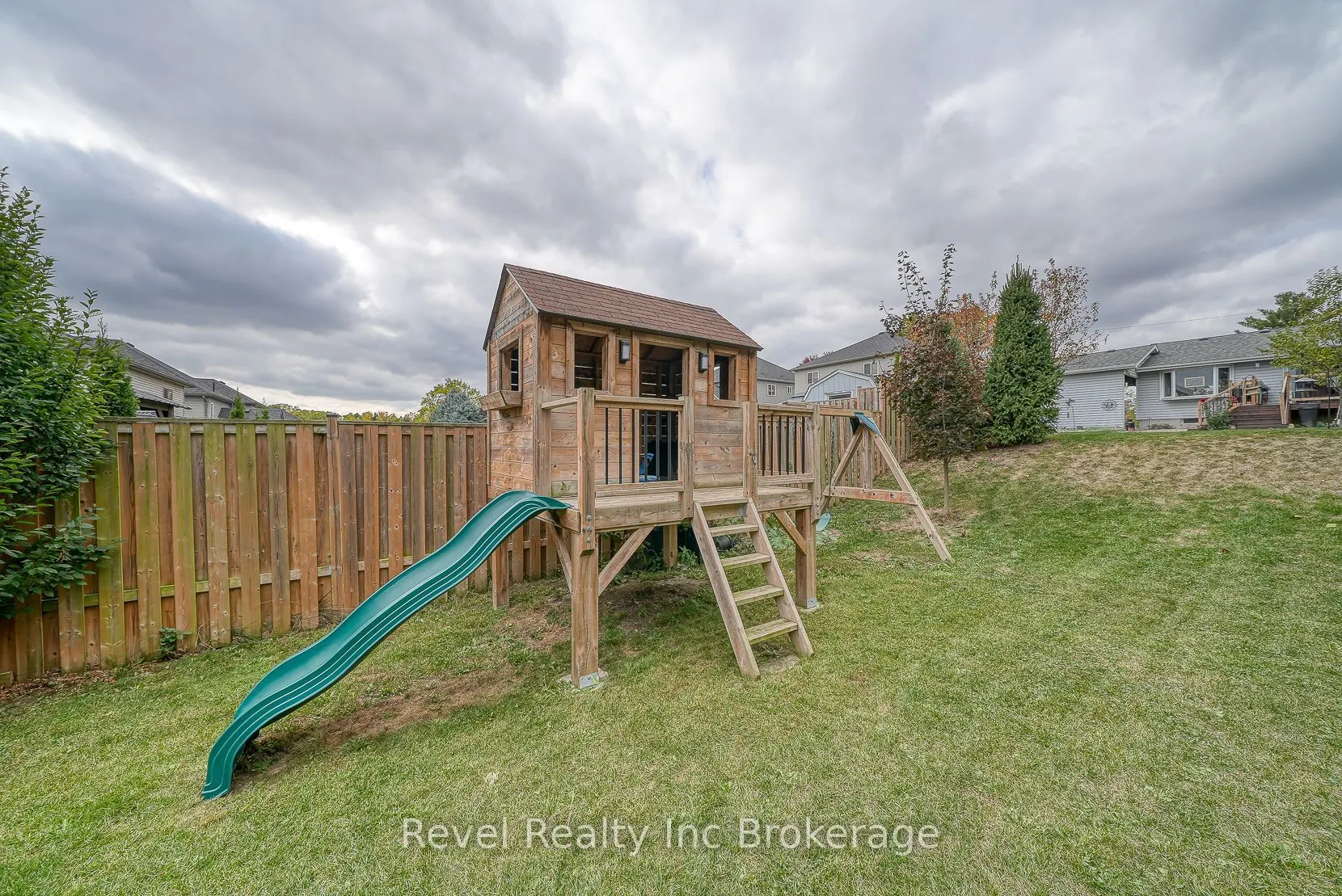 2 Brookfield Court