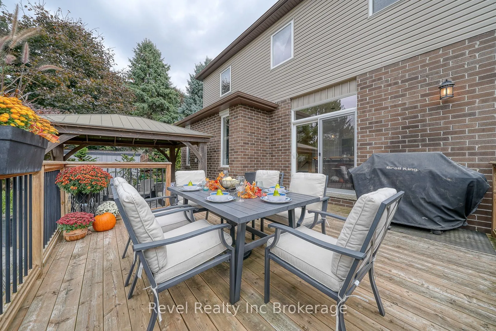 2 Brookfield Court