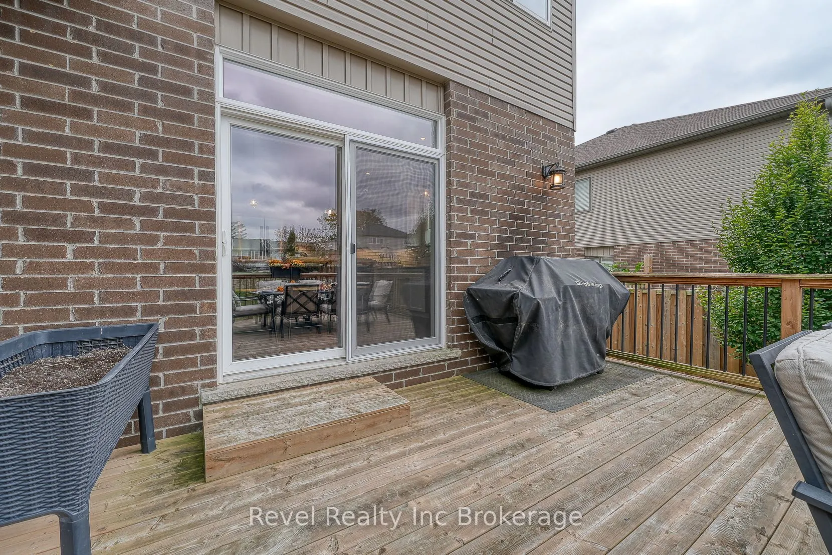 2 Brookfield Court